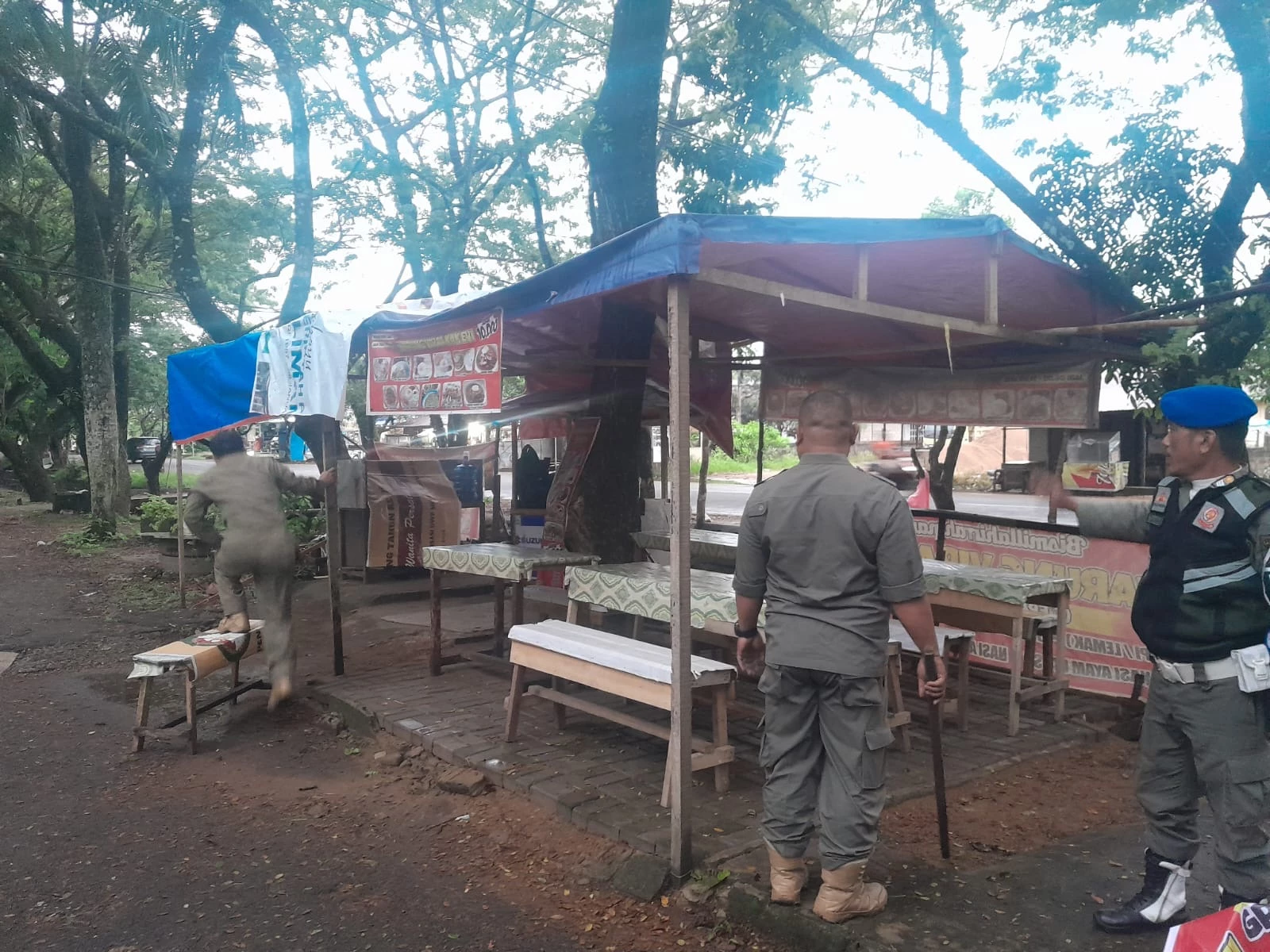 16 Lapak PKL di Jalan Ampera Ditertibkan Satpol PP Pontianak