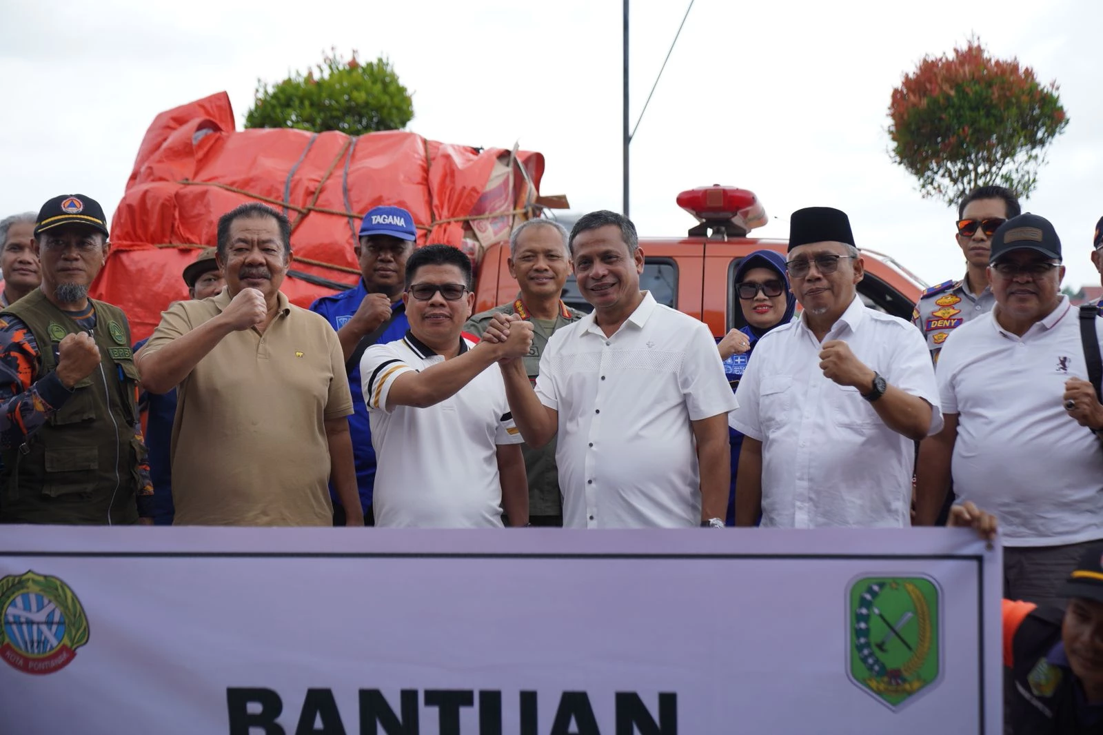Pj Wako dan Jajaran Antar Langsung Bantuan Korban Banjir