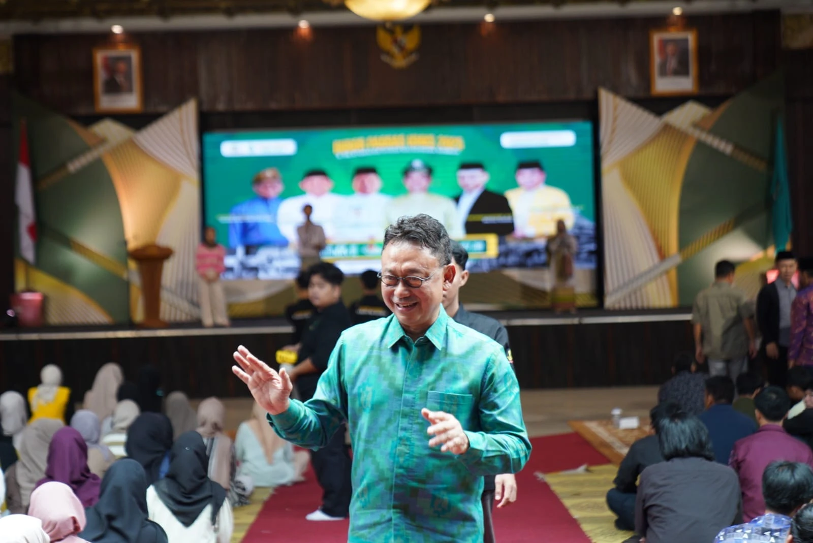 Hadiri Bubor Paddas KMKS, Edi Kamtono : Mahasiswa Sambas Selesaikan Kuliah dan Bangun Daerah