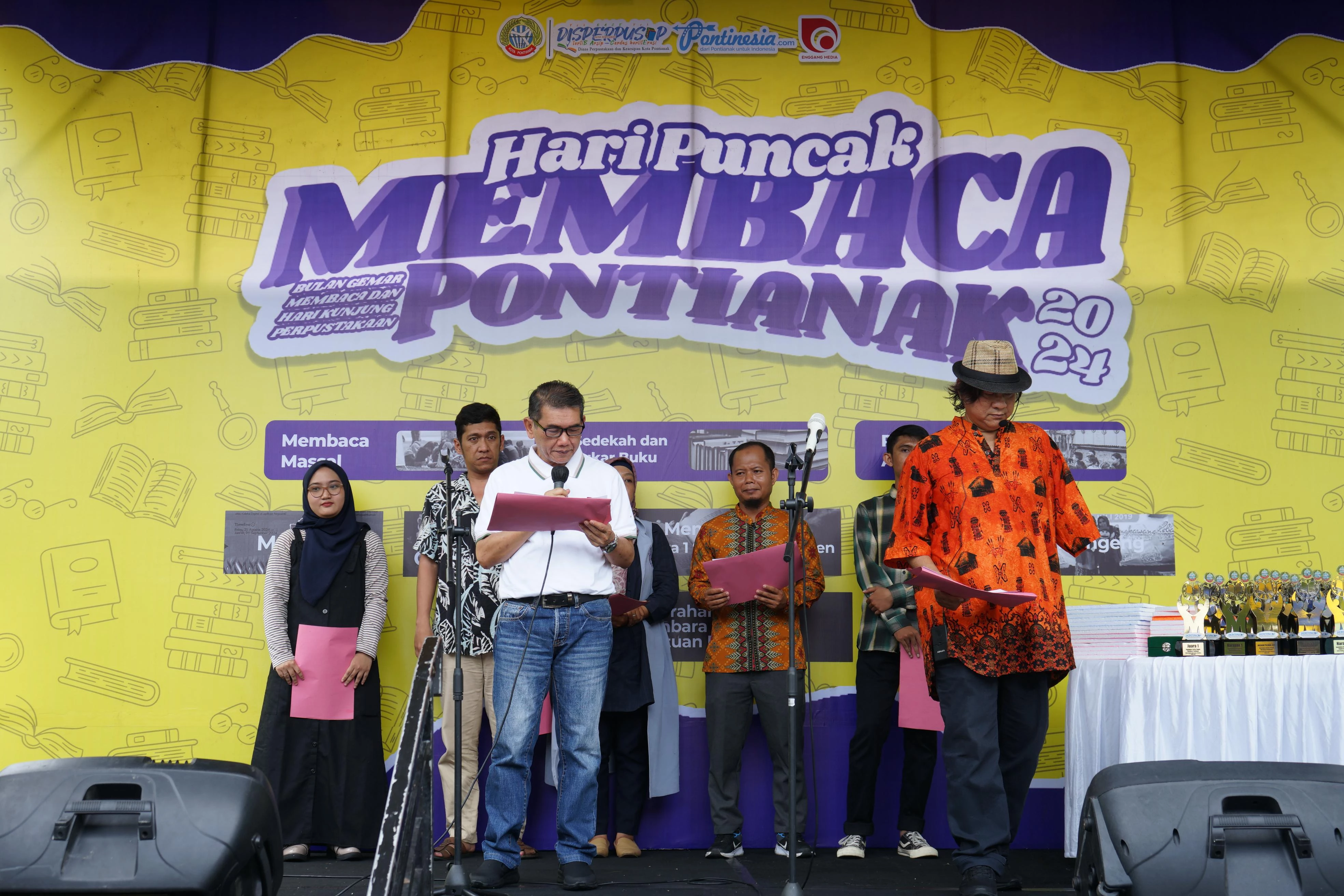 Gol A Gong Kampanyekan Gemar Membaca di Pontianak