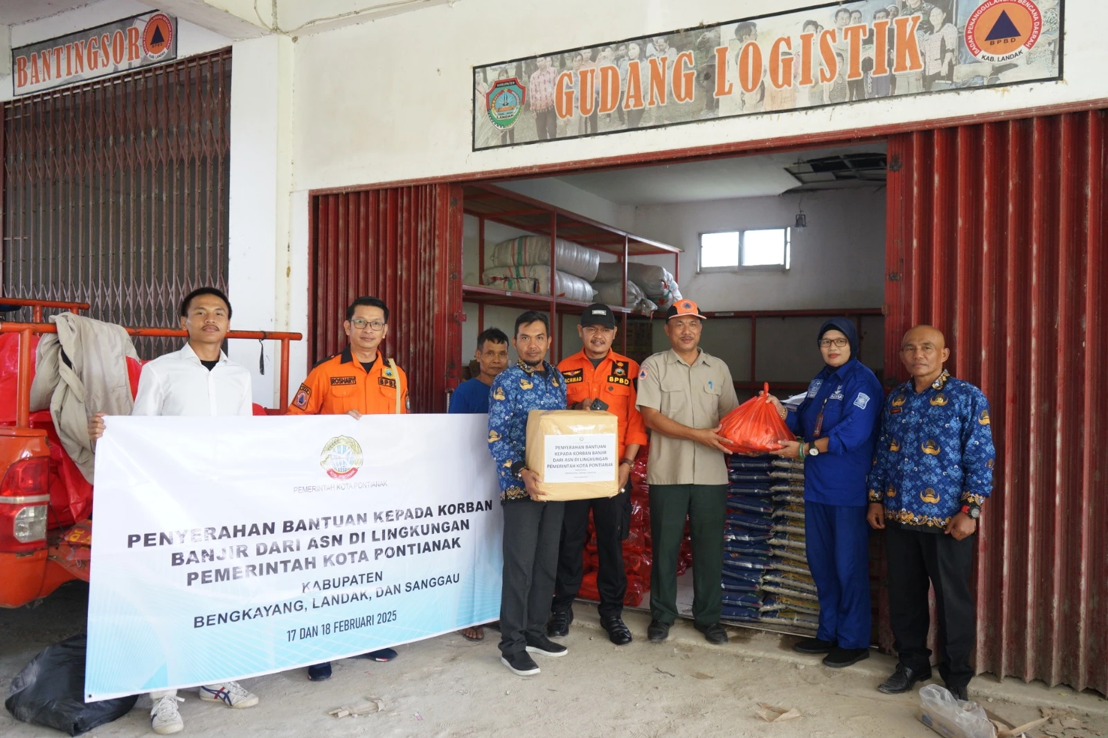 Pemkot Pontianak Salurkan 1.500 Paket Bantuan Korban Banjir di 3 Kabupaten