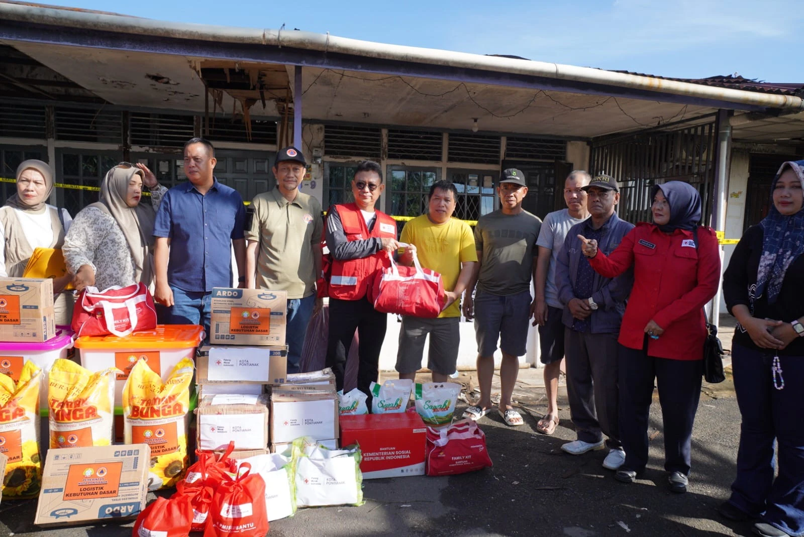 Empat KK Terdampak Kebakaran di Pontianak Utara, Wali Kota Salurkan Bantuan Darurat