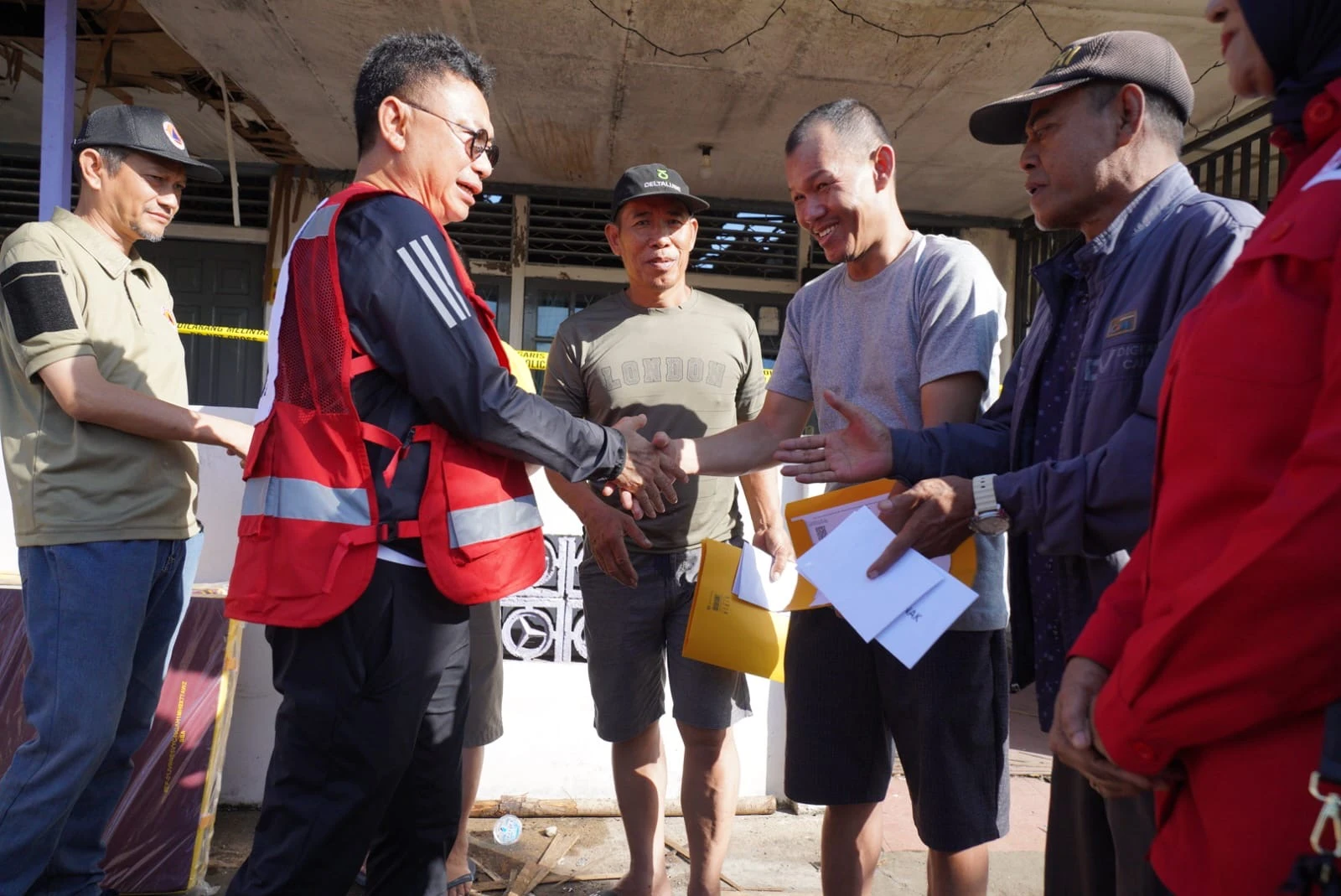 Empat KK Terdampak Kebakaran di Pontianak Utara, Wali Kota Salurkan Bantuan Darurat