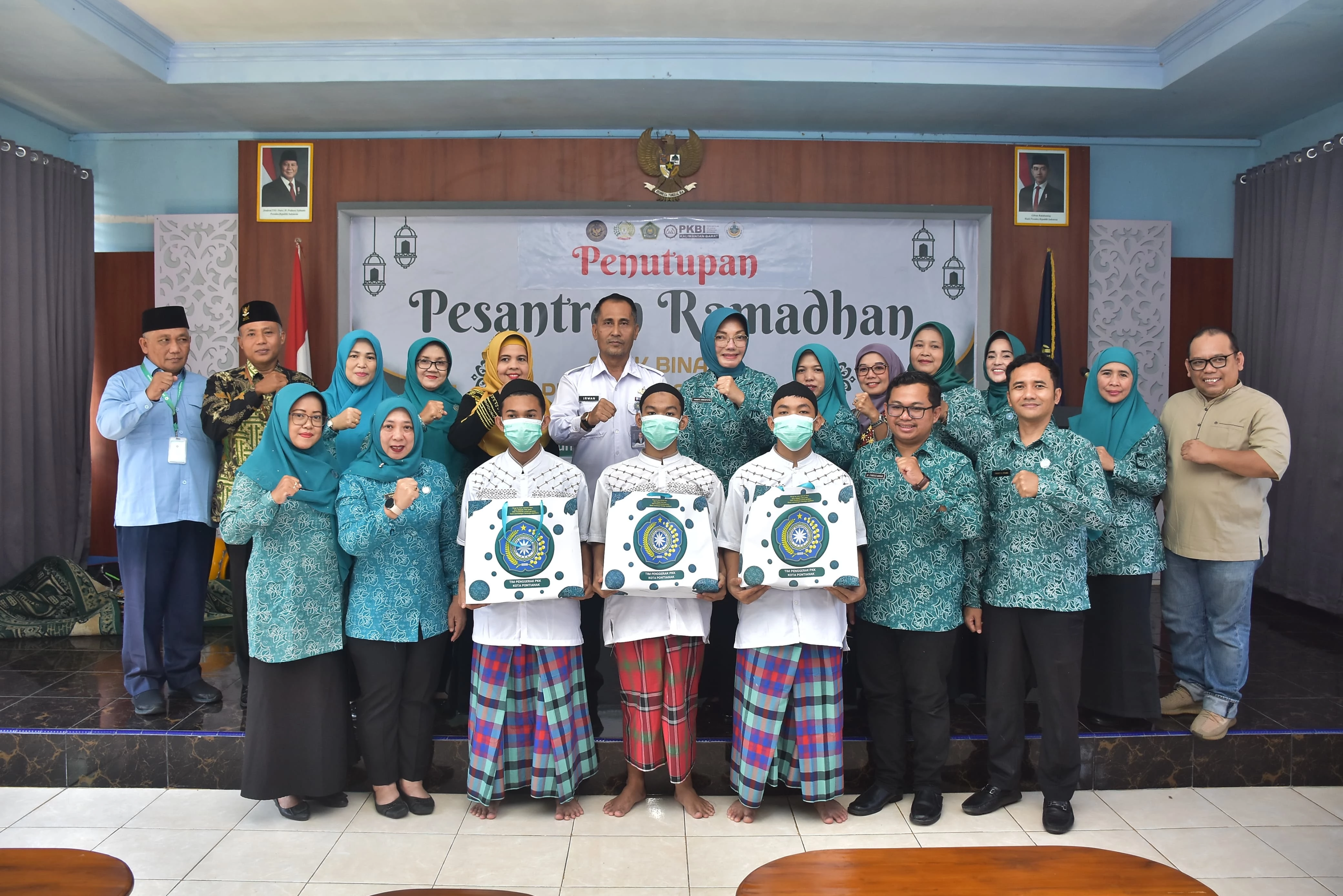 PKK Pontianak Berbagi Bingkisan untuk Anak Binaan LPKA Kelas 2