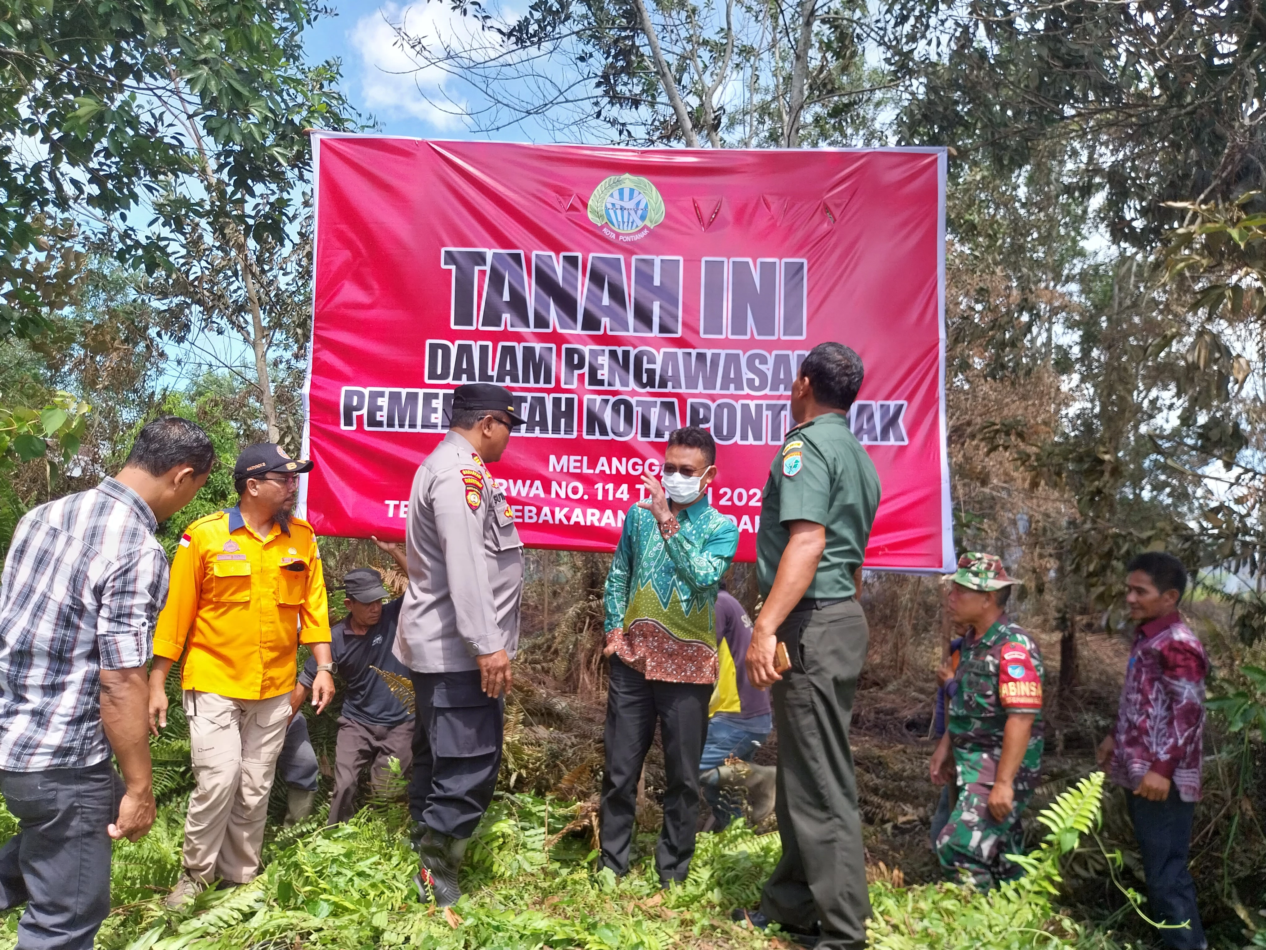 Wako Edi Turun Langsung Segel Lahan Terbakar di Parit Demang Dalam