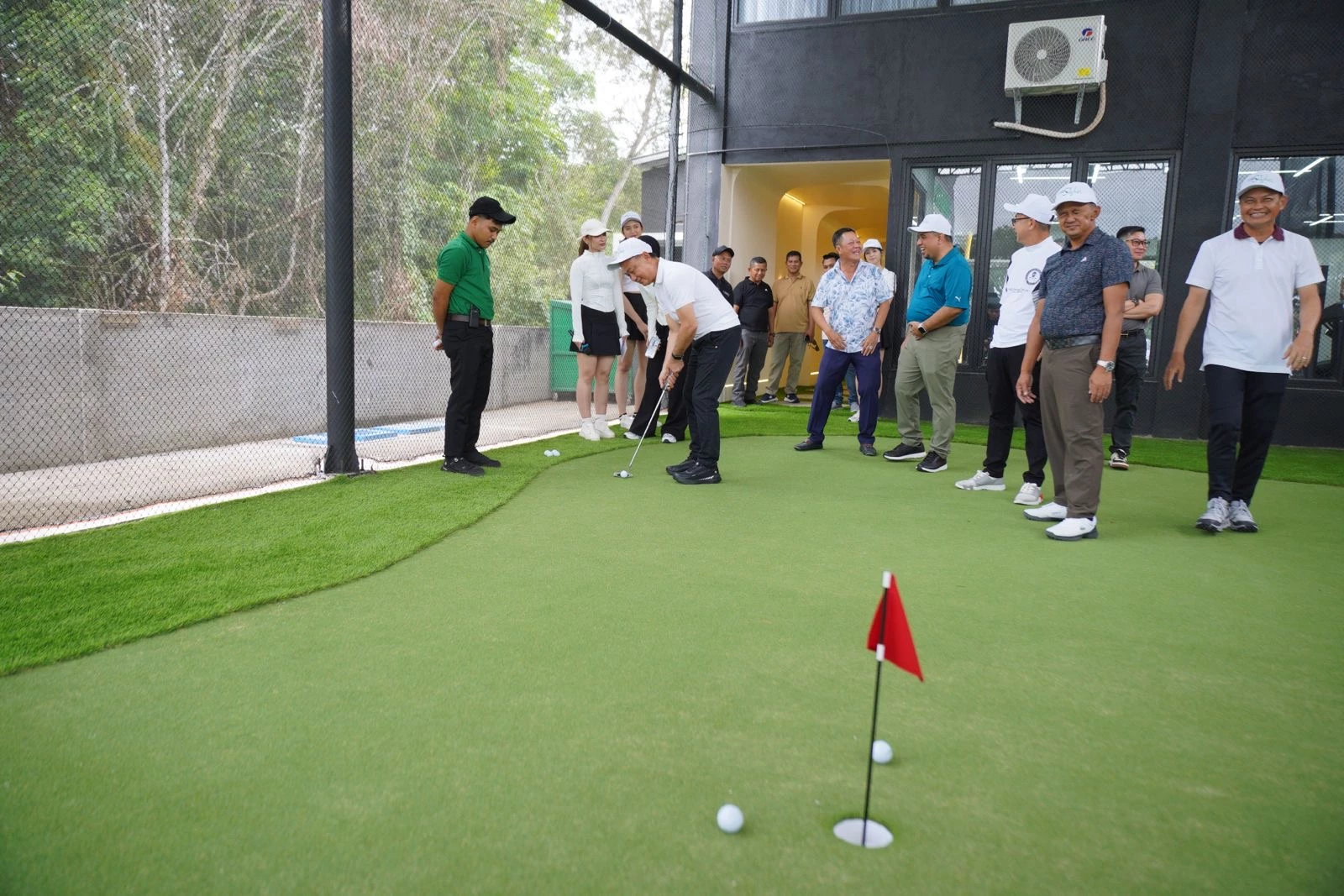 Edi Kamtono Apresiasi Investor Majukan Olahraga di Pontianak