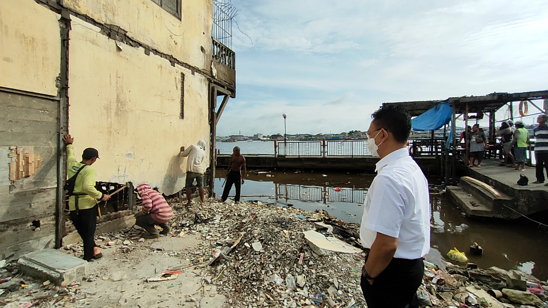 Pembangunan Waterfront, Bangunan Terkena GSS Mulai Dibongkar