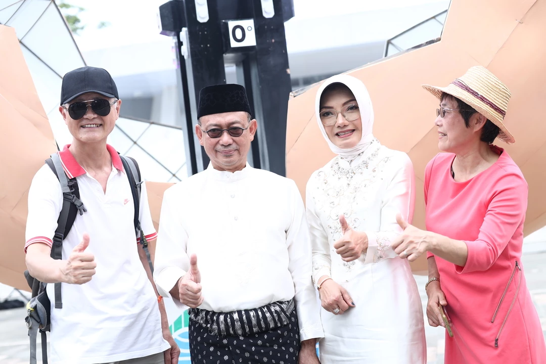 Wisatawan Tiongkok dan Norwegia Ikut Nikmati Pesona Kulminasi