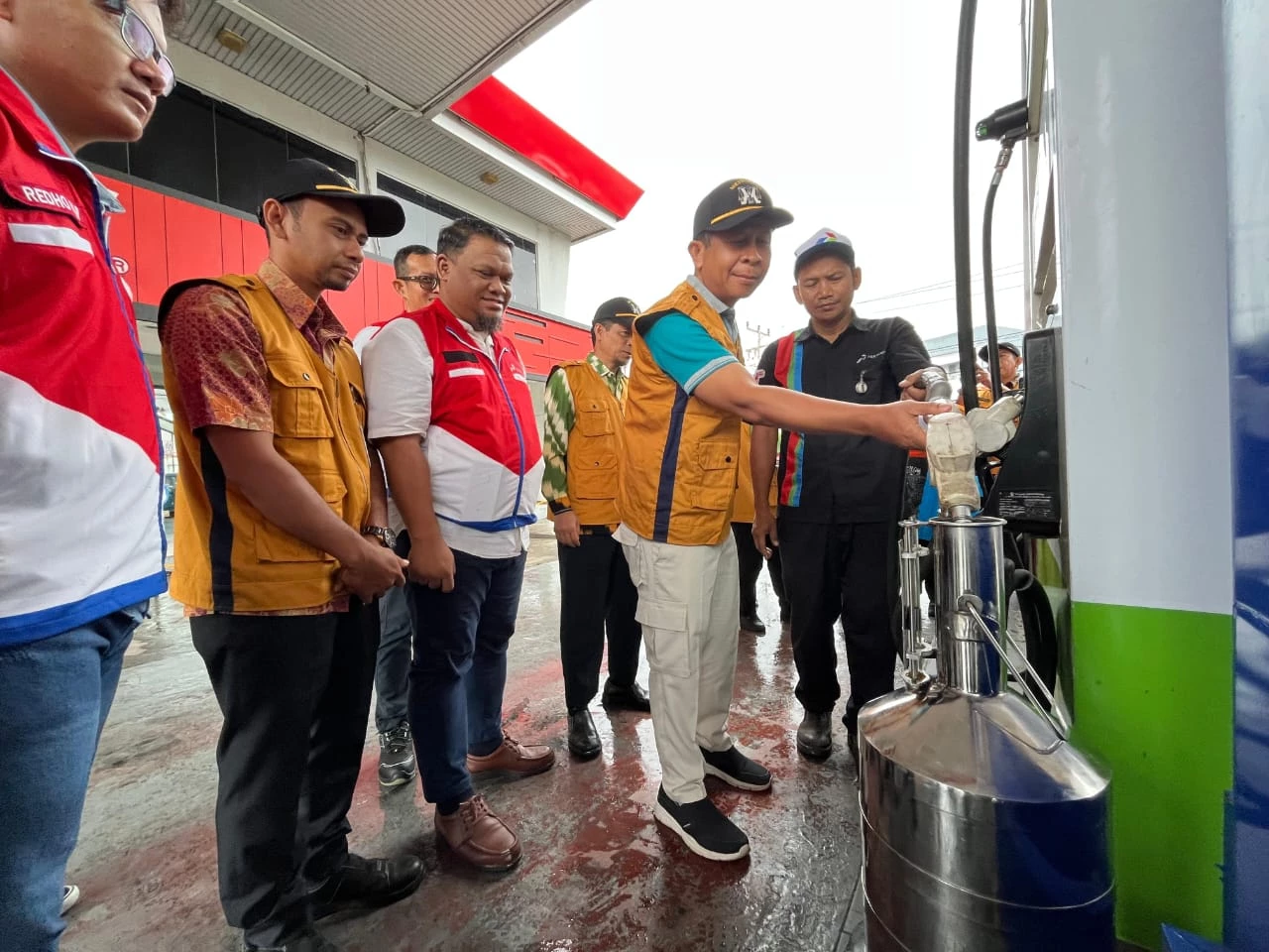 Tim Pengawasan Uji Tera Pompa SPBU Coco Paris II