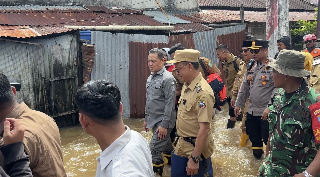 Gubernur Ria Norsan dan Wako Edi Kamtono Pastikan Kesiapsiagaan Penanganan Banjir Rob