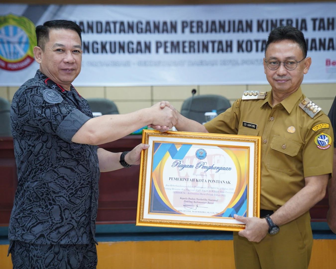 Pemkot Pontianak Raih Dua Penghargaan dari BNN Kalbar