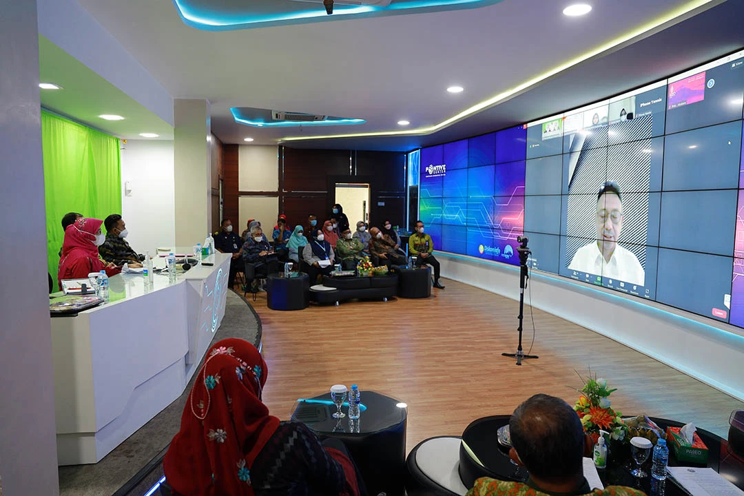 Keluarga Wahana Utama Pengasuhan Anak