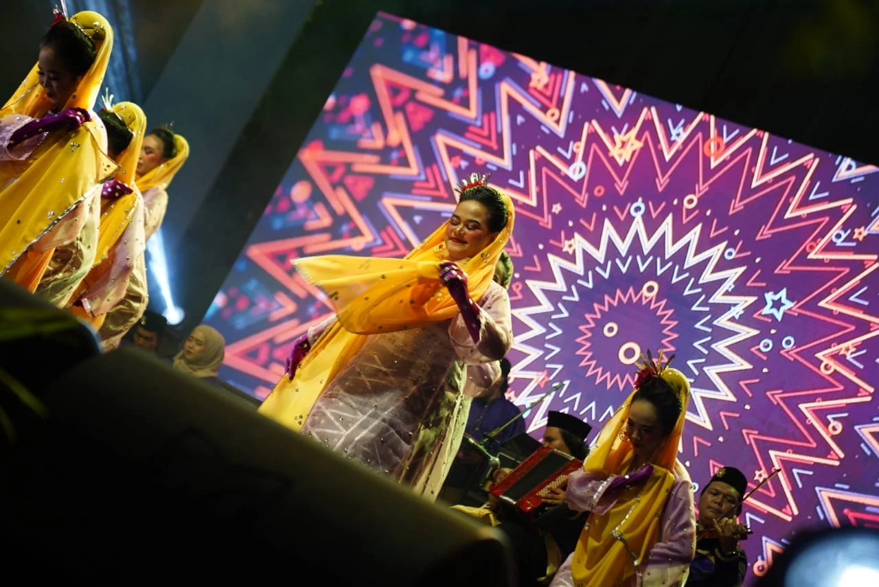 Tari Sulam Kalengkang Antarkan Pontianak Juara III Nasional