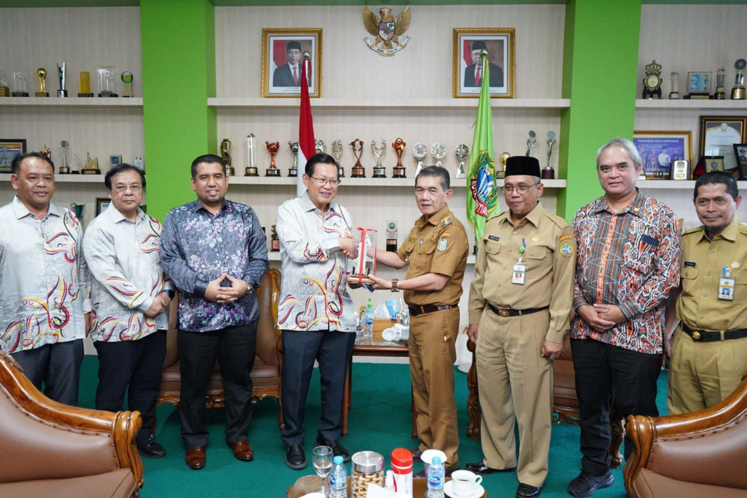 Menteri Perhubungan Sarawak Dorong Konektivitas Kuching-Pontianak