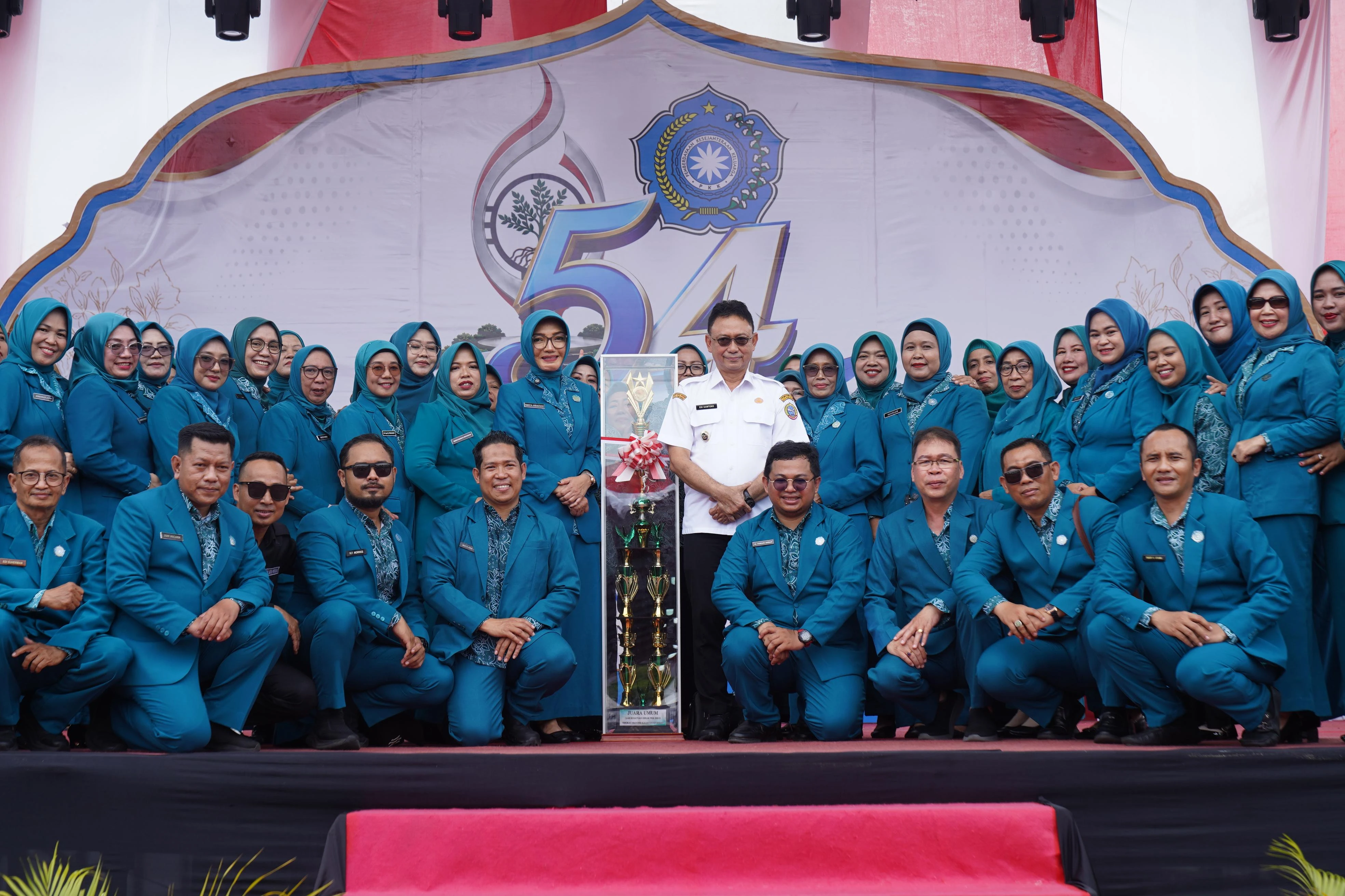 TP PKK Pontianak Pertahankan Juara Umum Tingkat Kalbar