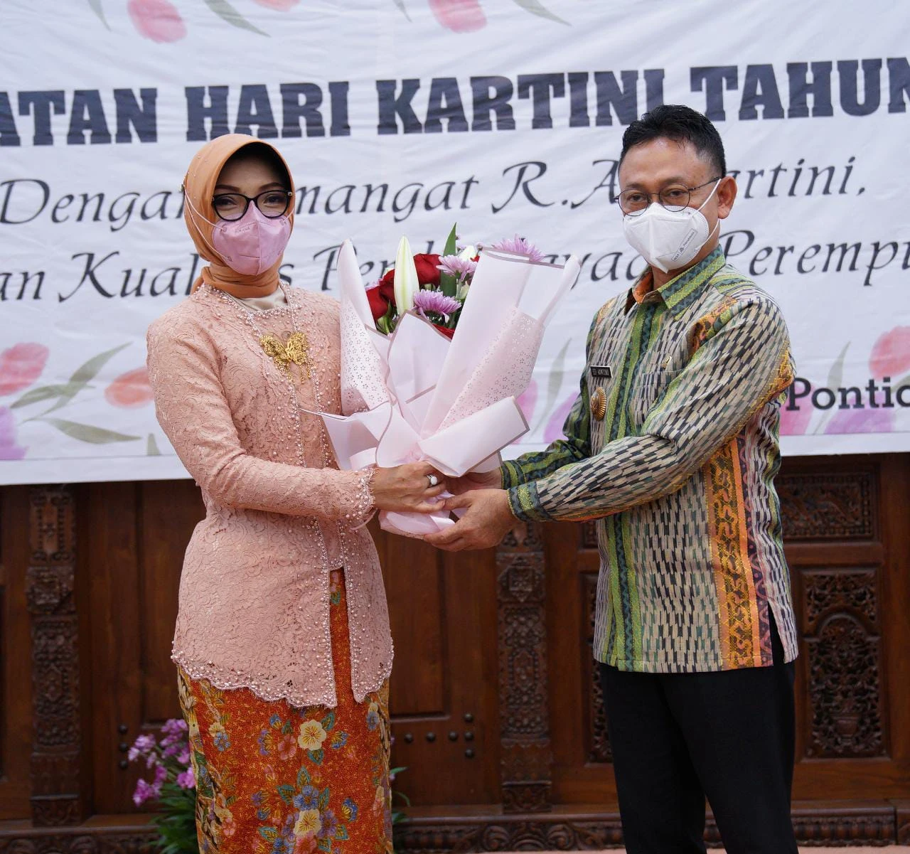 Yanieta Ajak Kaum Perempuan Mandiri dan Tangguh