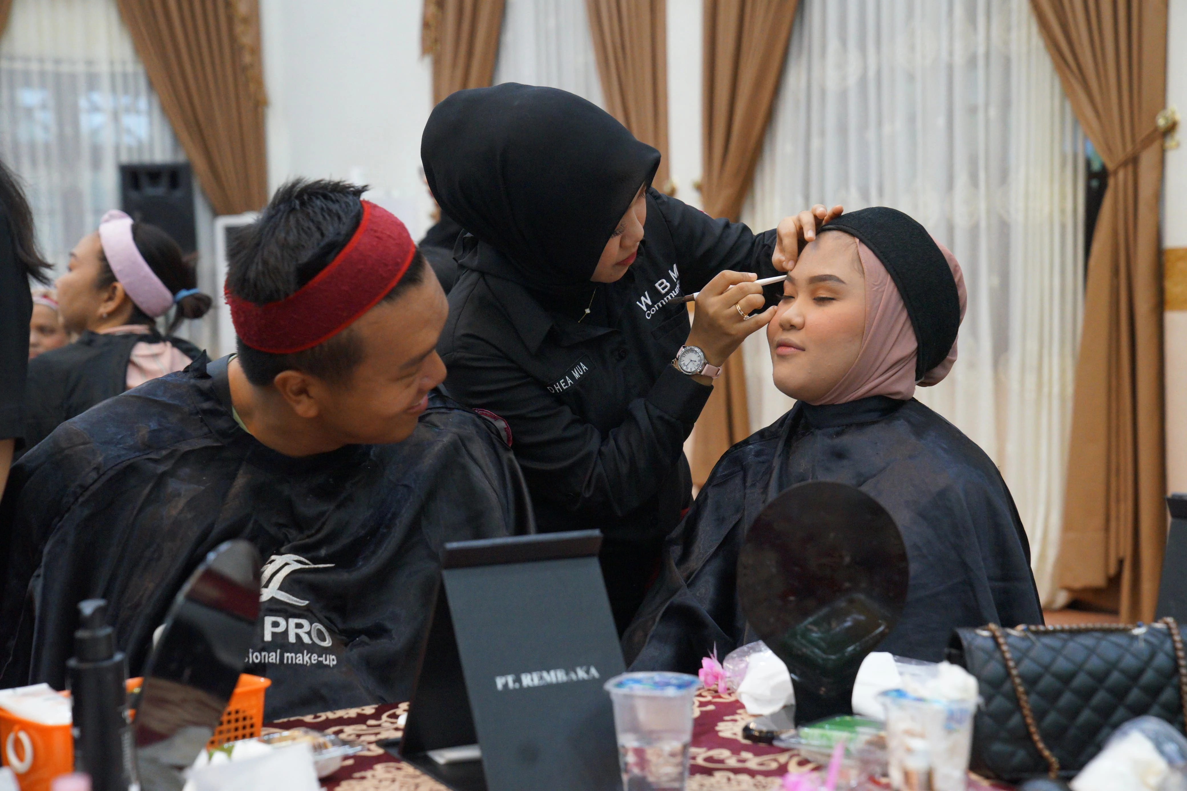 Penyandang Disabilitas Dapat Pelatihan MUA