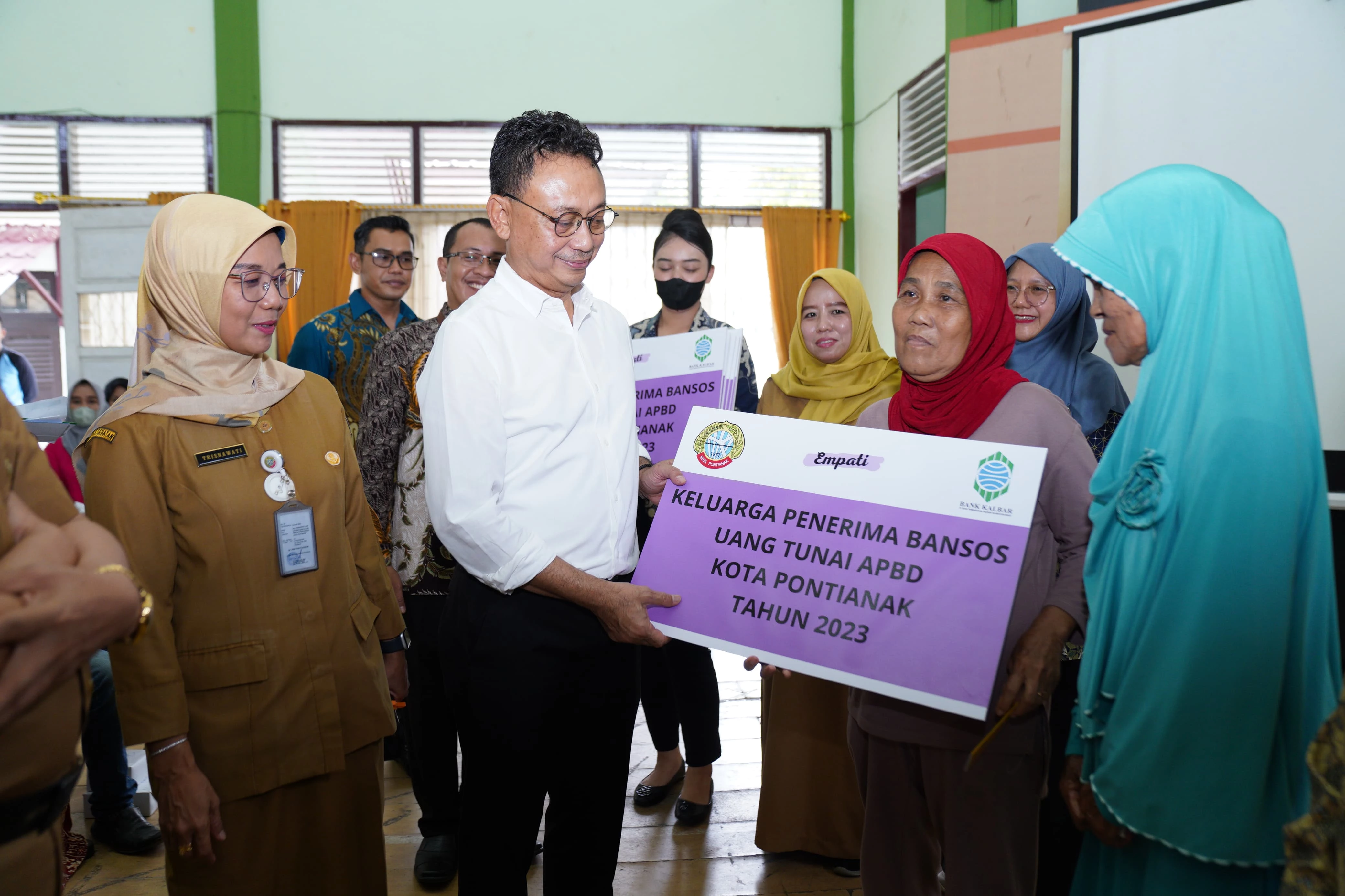 Jamin Kesejahteraan Keluarga Miskin, Pemkot Gelontorkan Bantuan BPJS dan Bansos Tunai