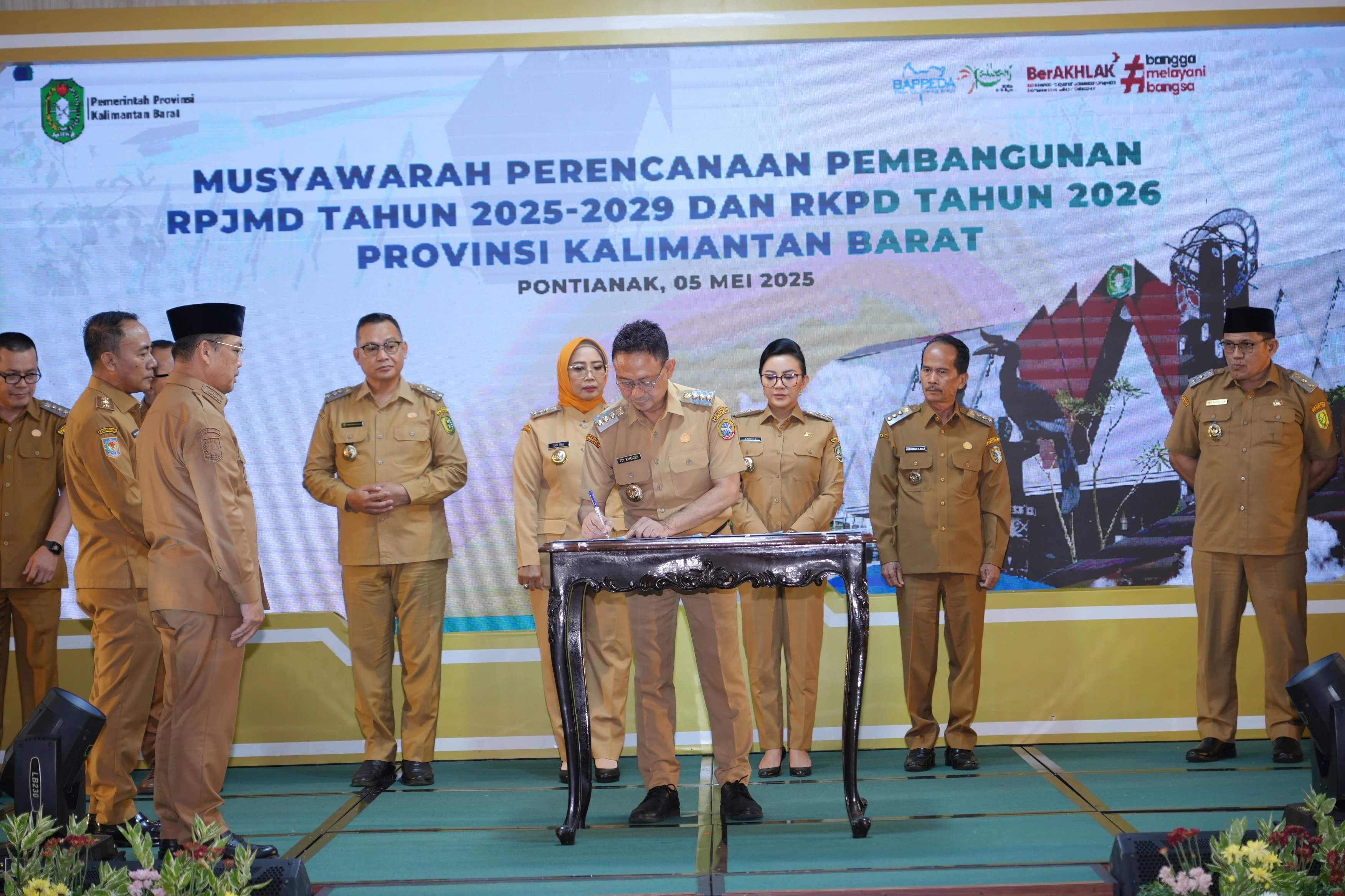 Dukung Pembangunan Outer Ring Road dan Jembatan Kapuas III