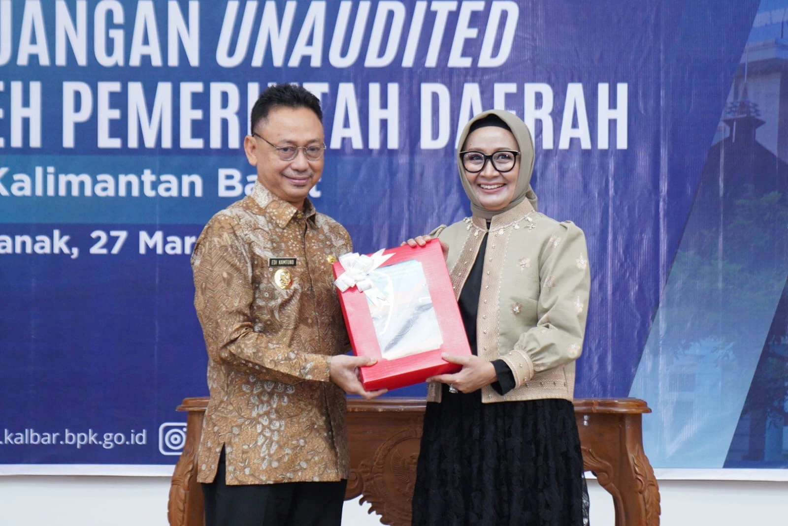 Serahkan LKPD, Wako Edi Harap Kualitas Meningkat