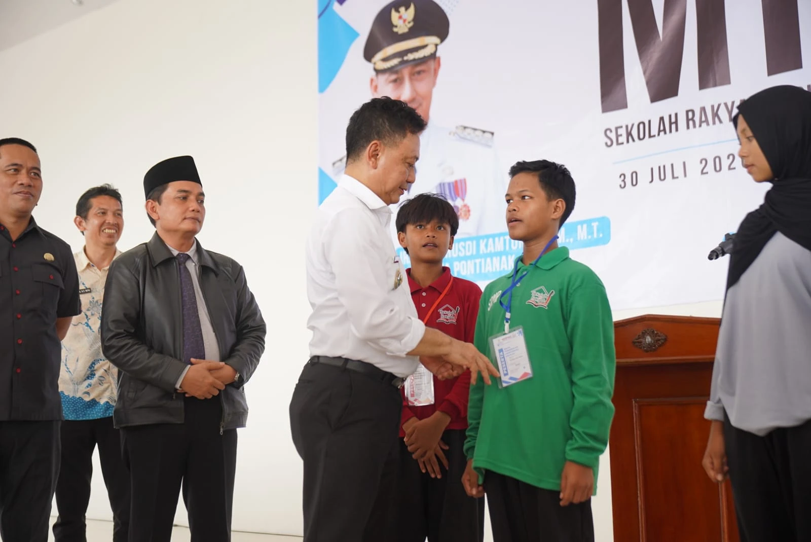 270 Anak Pontianak Timba Ilmu di Sekolah Rakyat