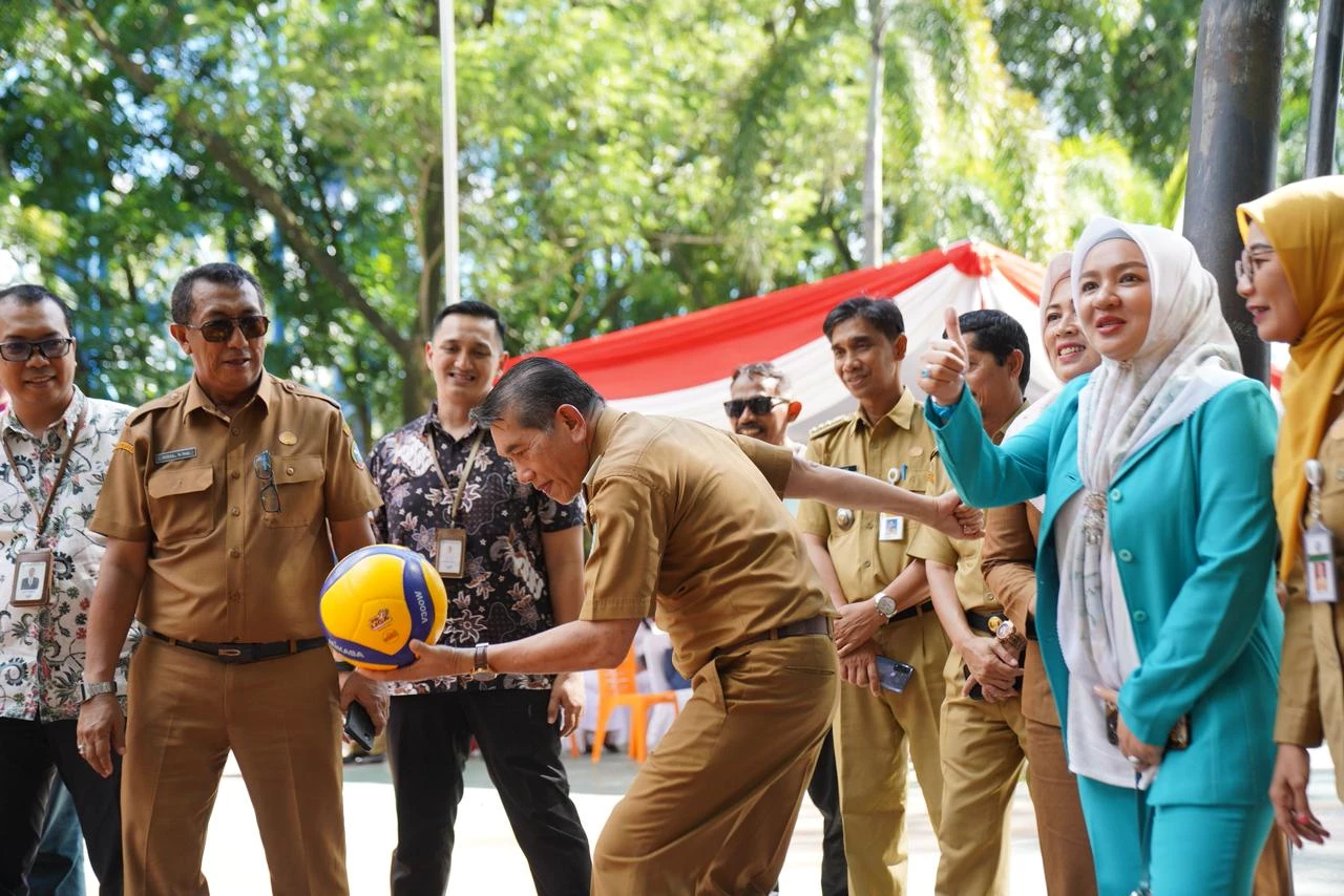 ASN Pemkot Pontianak Antusias Ikuti Turnamen Voli Meriahkan Harjad ke-253