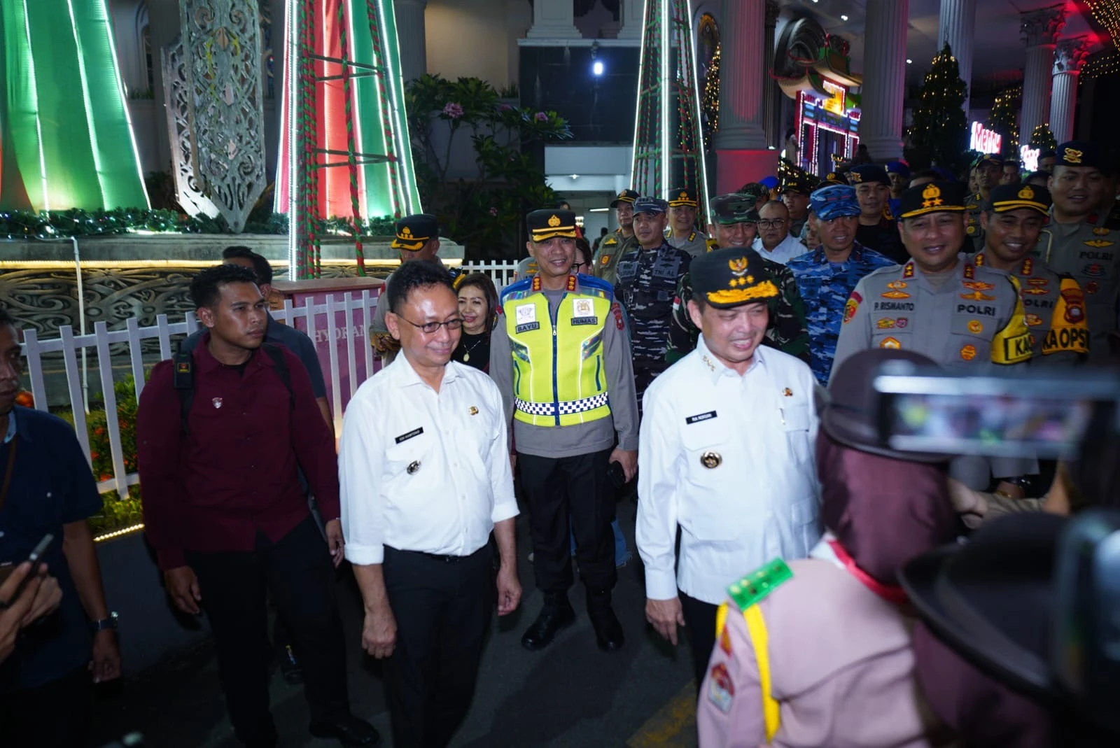 Pastikan Malam Natal Berjalan Aman, Forkopimda Tinjau Pospam dan Sejumlah Gereja