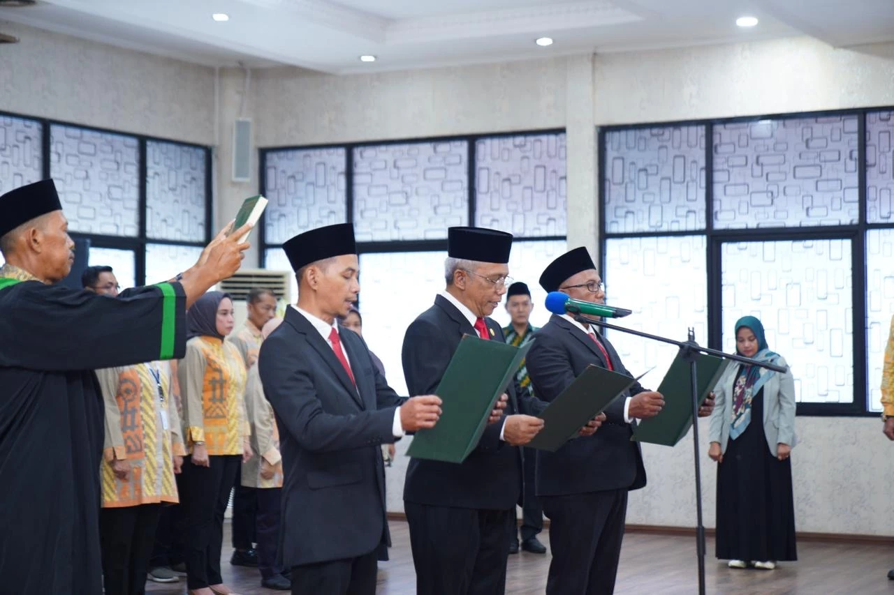 Lantik Dewas, Edi Minta PDAM Tingkatkan Layanan Air Bersih