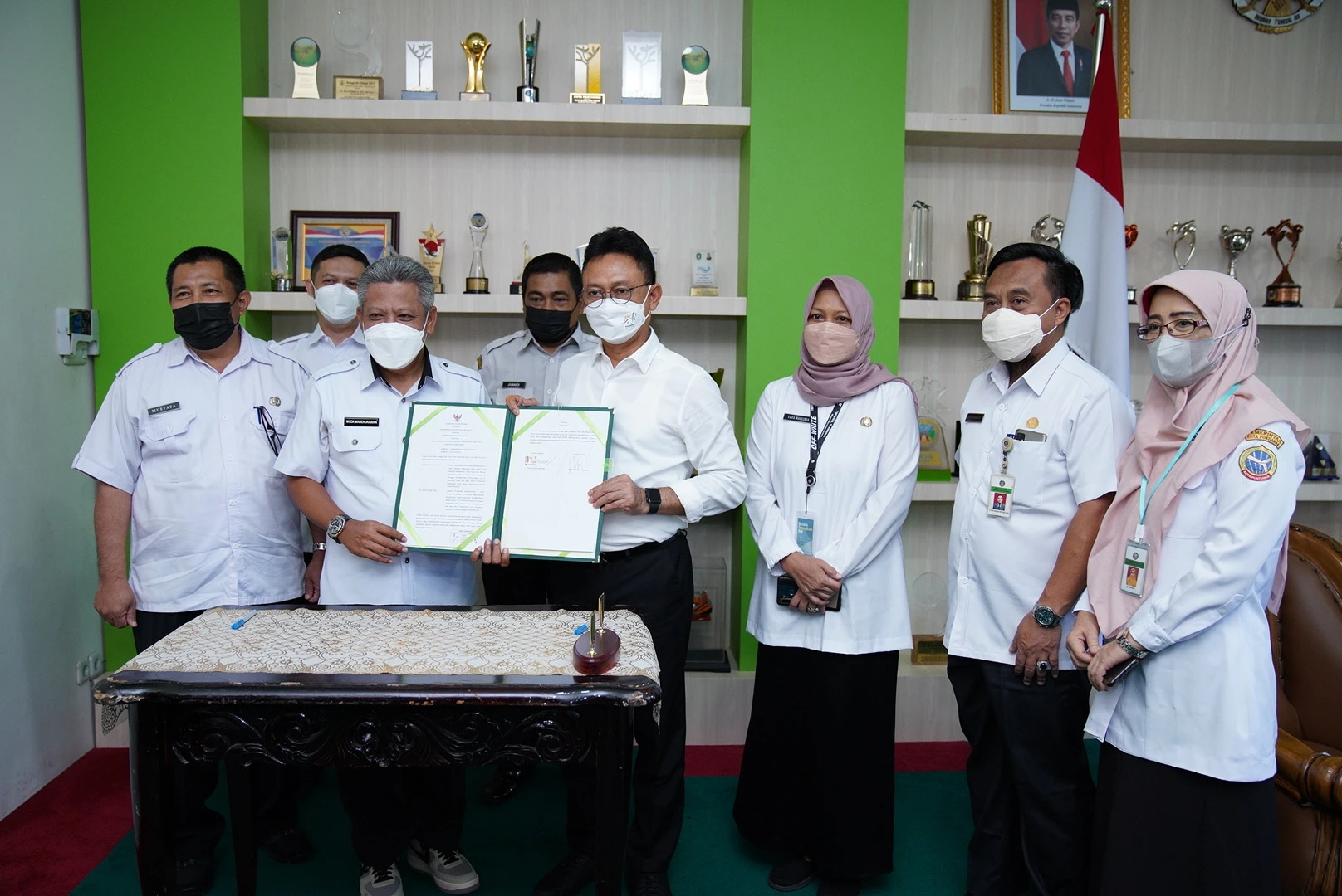 Bupati Muda Mahendrawan dan Wali Kota Edi Kamtono Teken MoU Yankes