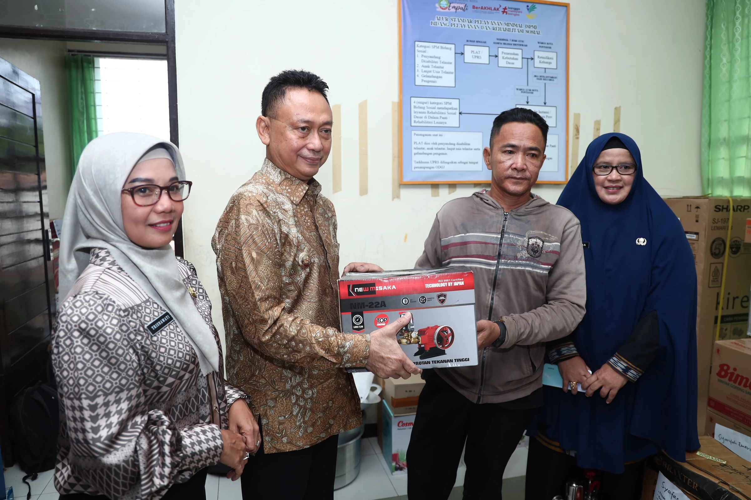 Saparudin Senang Terima Bantuan Alat Cuci Motor