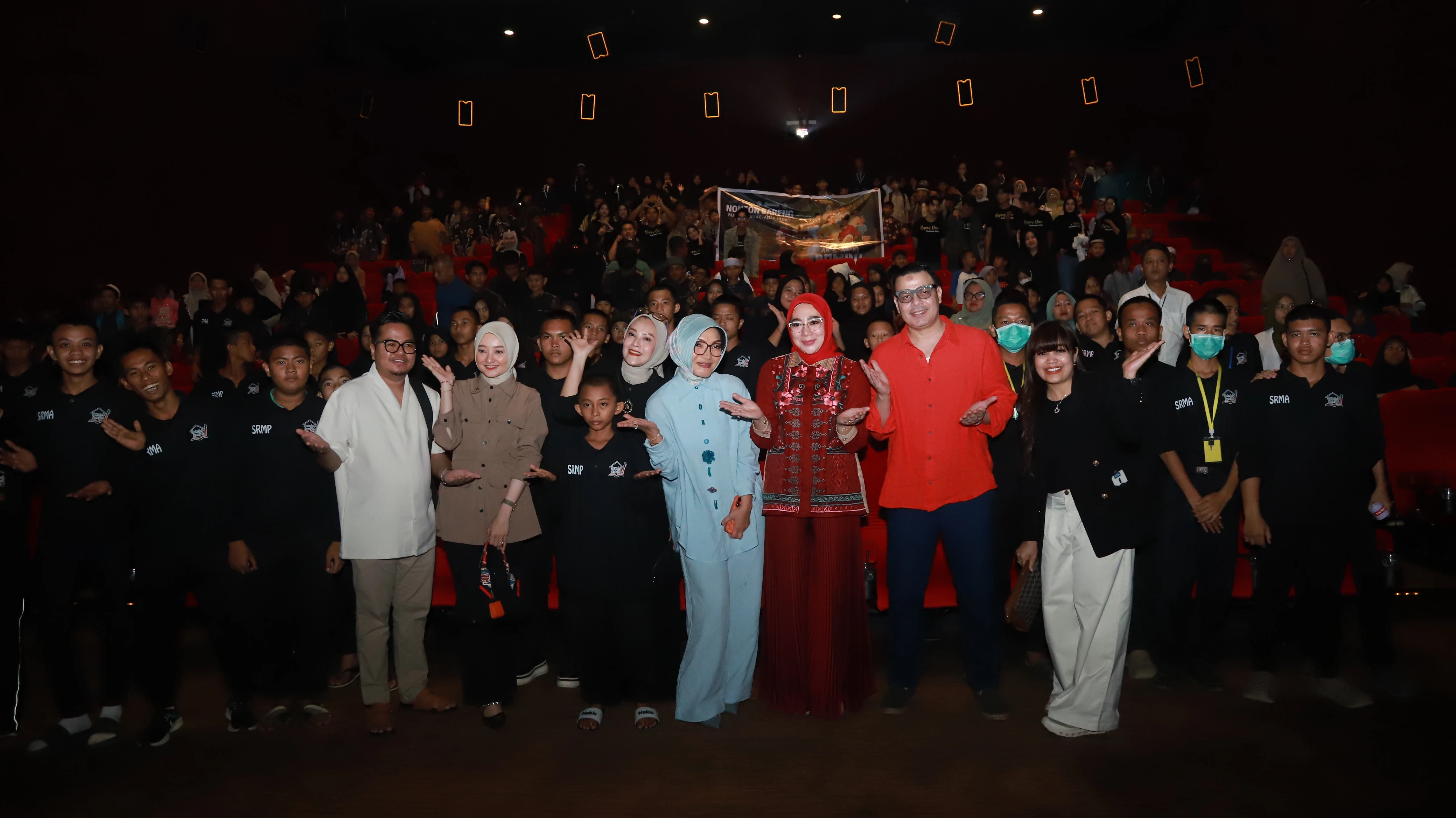 PKK Pontianak Ajak Siswa SR dan Panti Asuhan Nobar Anak-anak Bambu