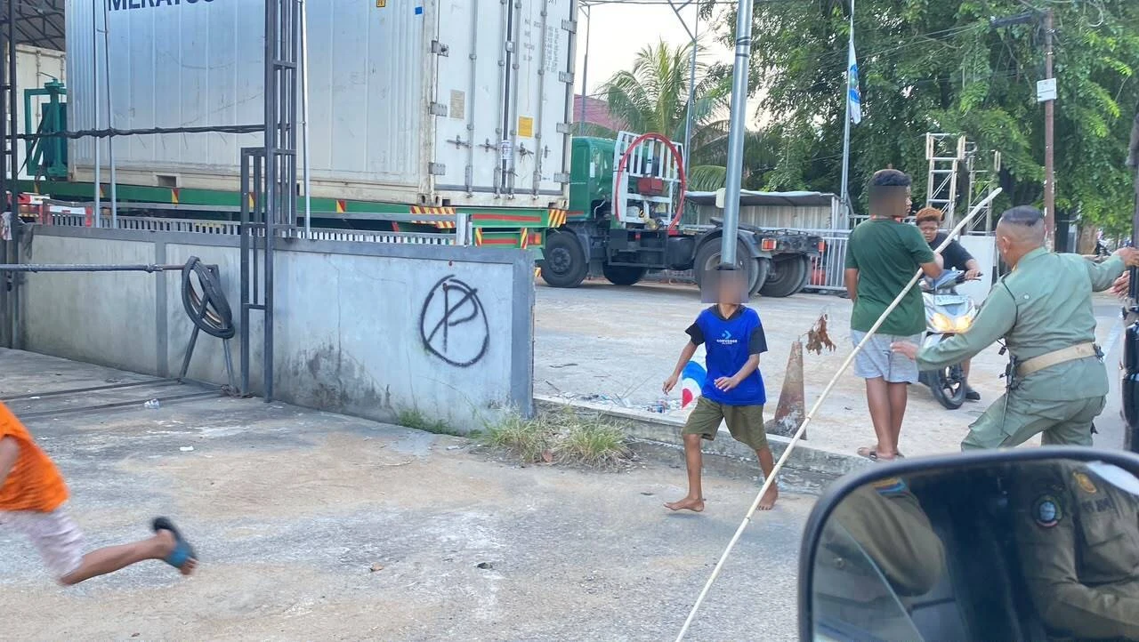 Satpol PP Pontianak Amankan Sejumlah Layangan dan Gelondongan