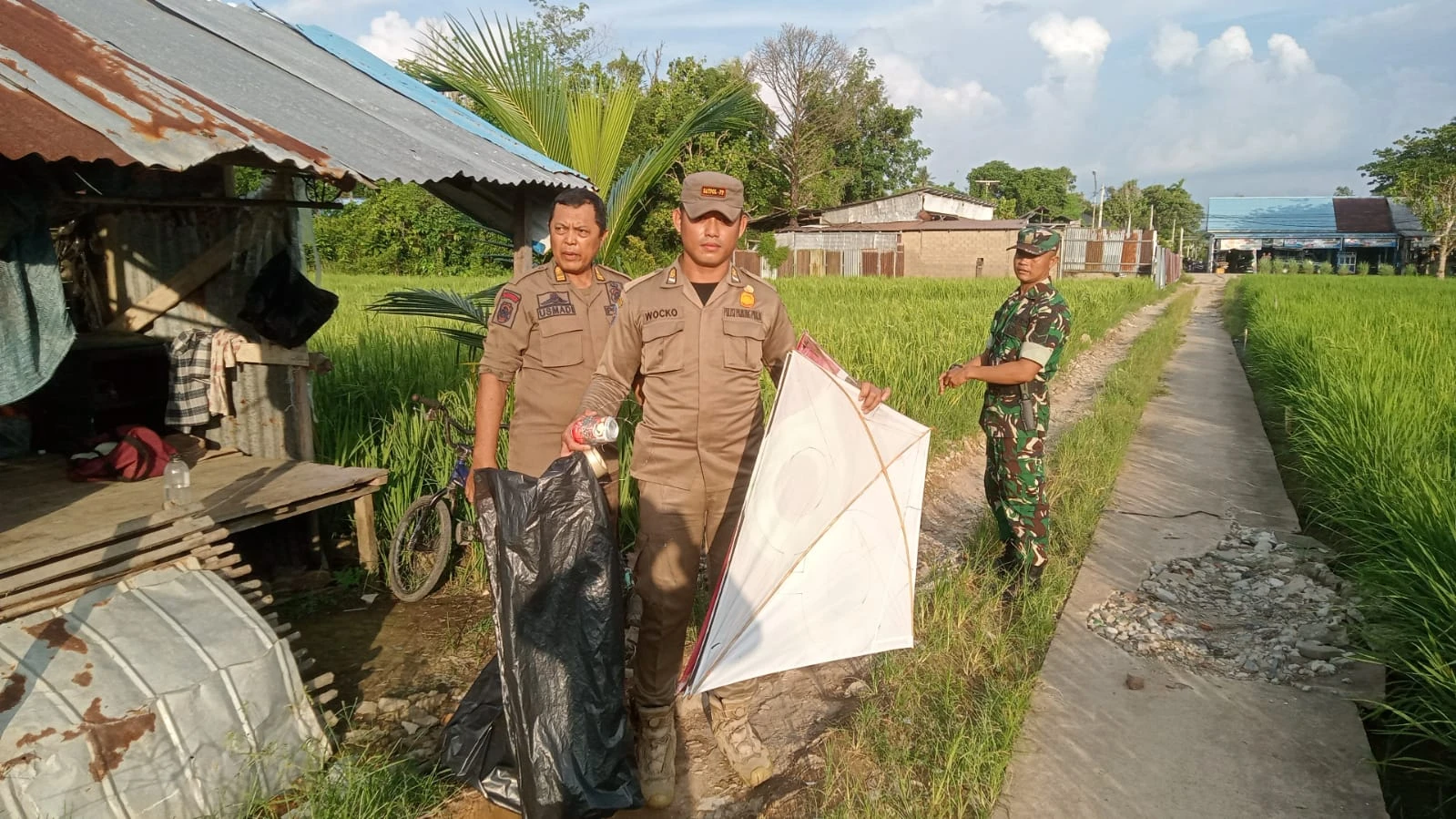 Razia Layangan, Satpol PP Amankan 16 Layangan dan Perlengkapannya