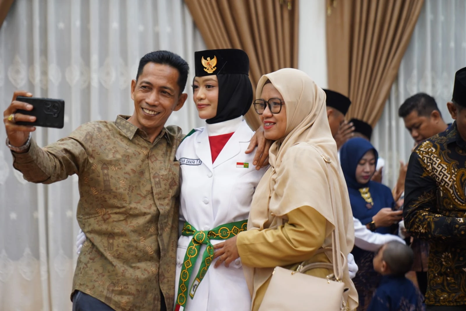 Wako Edi Kukuhkan Paskibraka Pontianak 2026