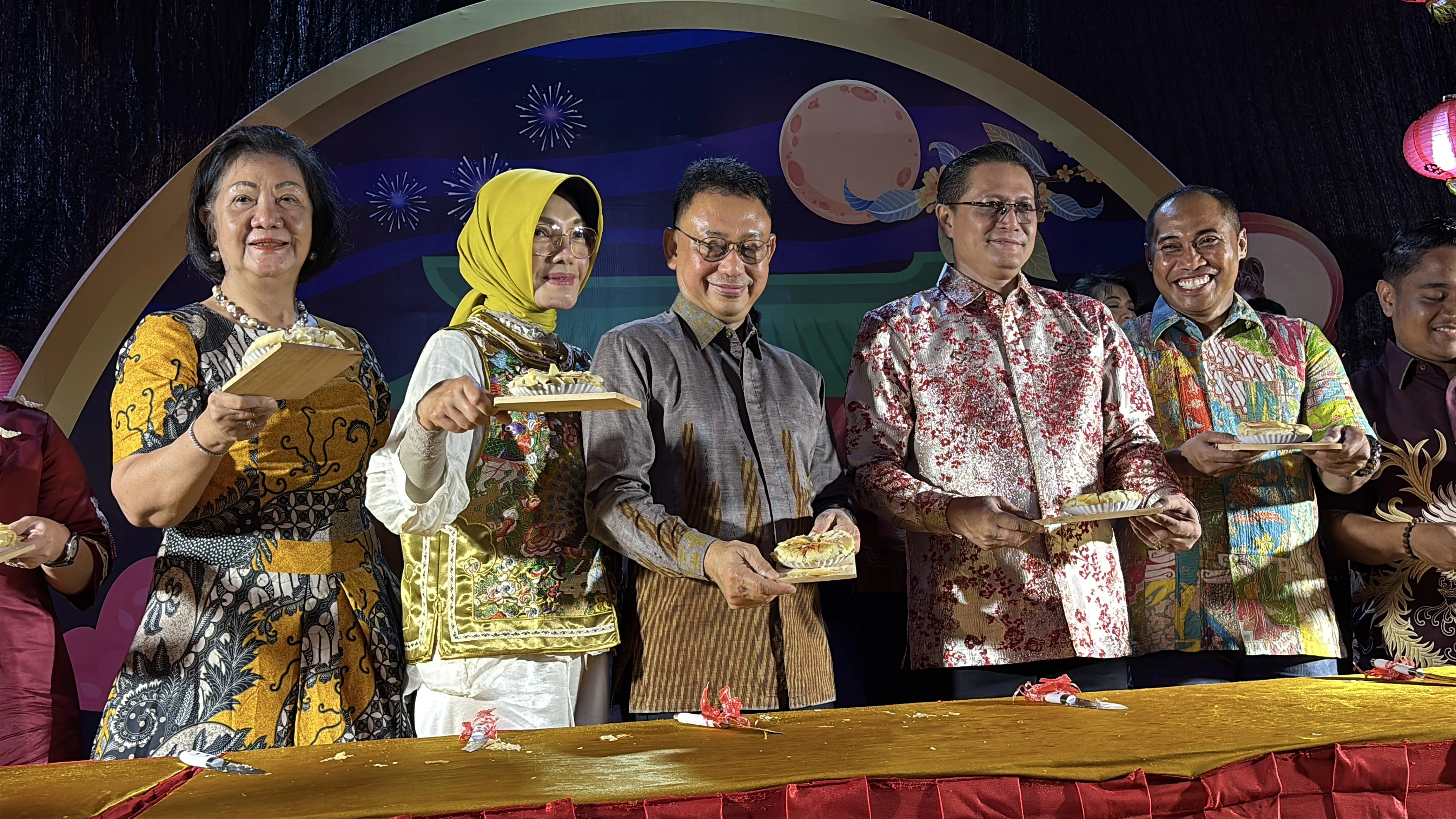 Edi Sebut Festival Kue Bulan Simbol Keharmonisan Warga