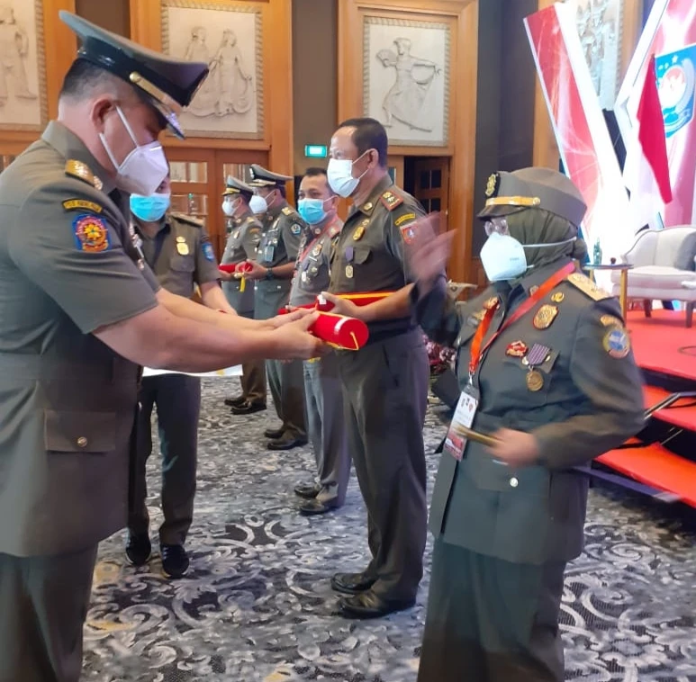 Satu Dari Dua Kota se-Indonesia, Syarifah Adriana Raih Karya Bhakti Satpol PP