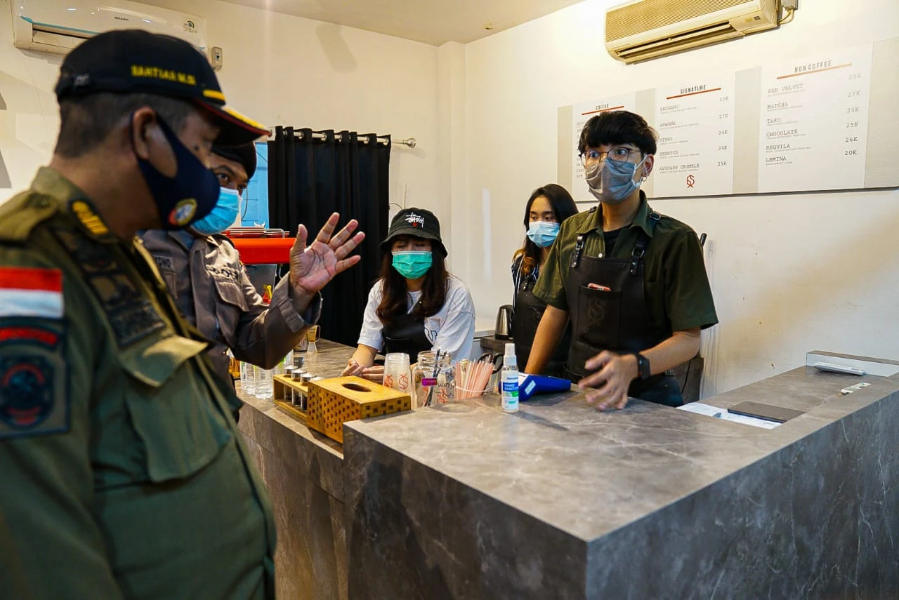 Mulai Malam Ini Hingga 14 hari ke depan, Aktivitas Malam Dibatasi