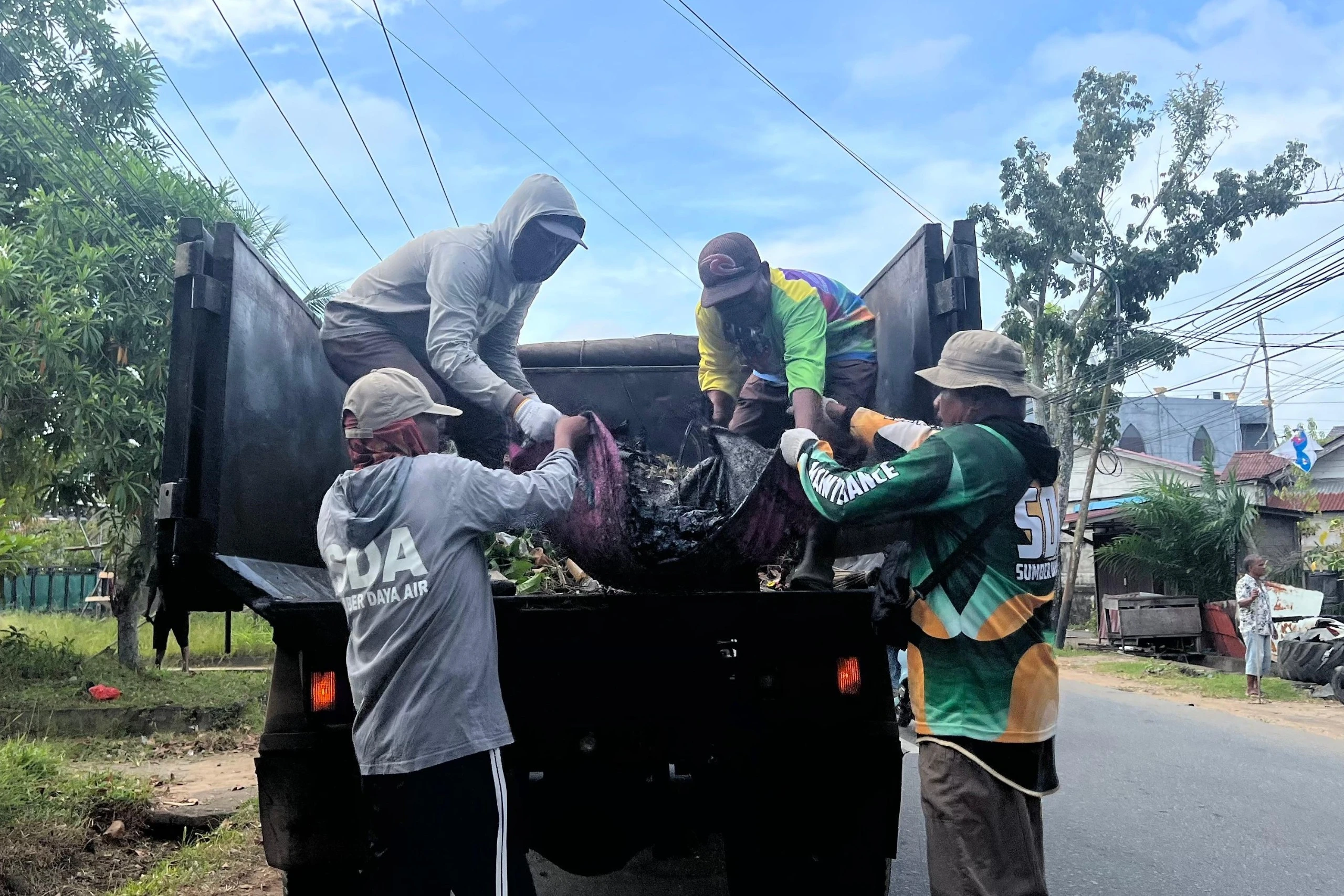 Warga Antusias Gotong-royong Bersama