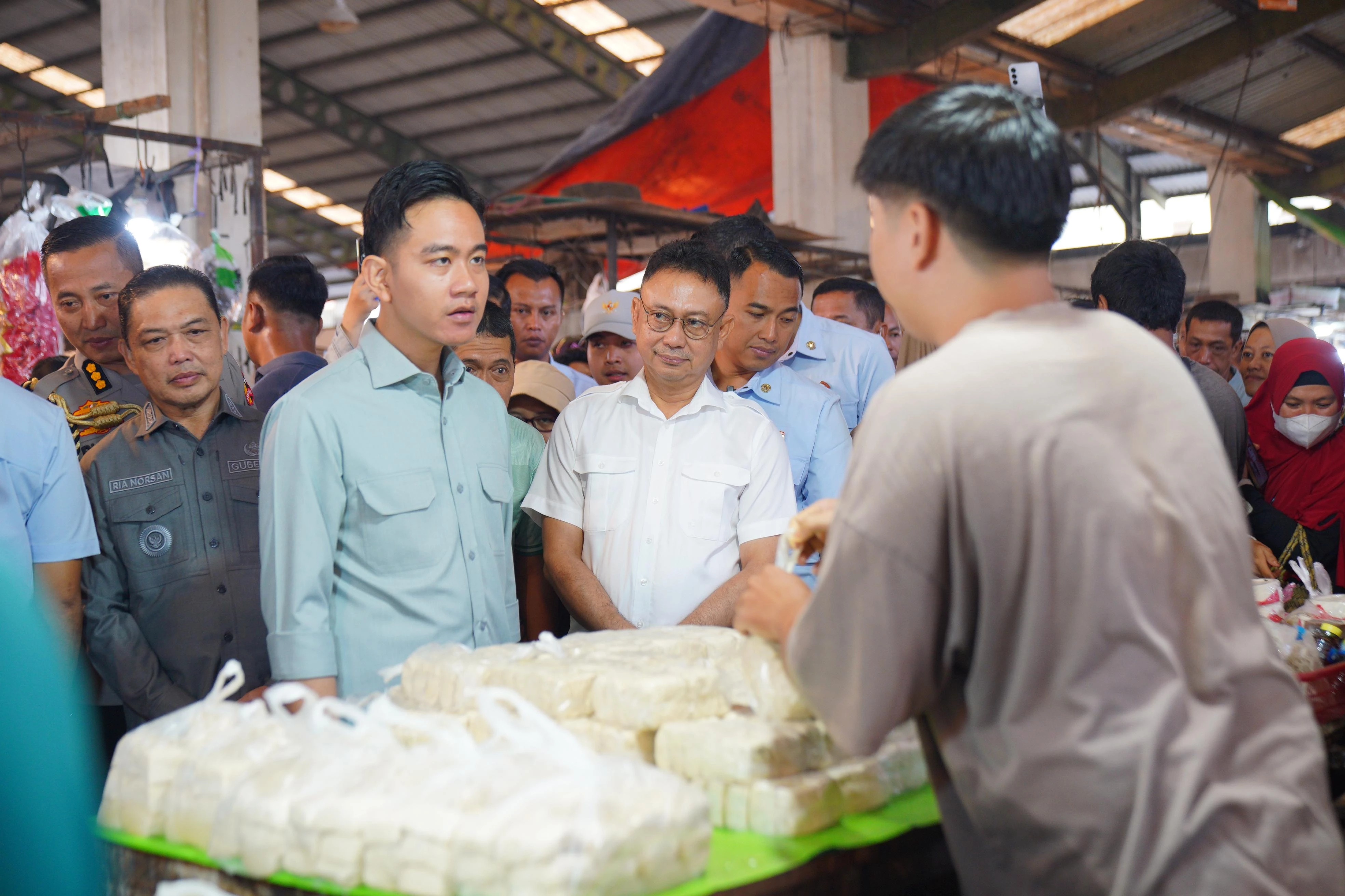 Wapres Gibran Tinjau Pasar Flamboyan, Apresiasi Stabilitas Inflasi Pontianak
