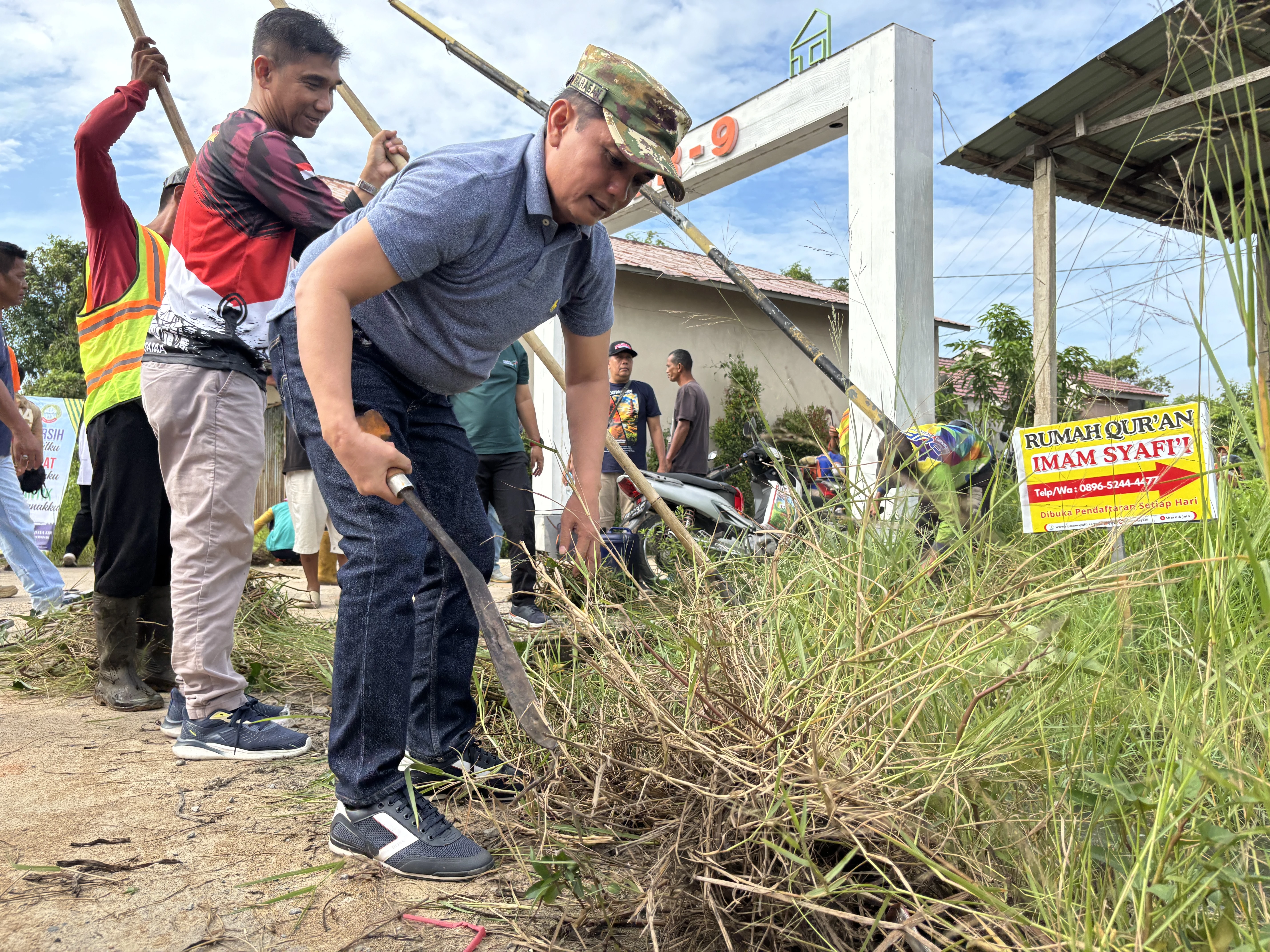 Gencarkan Aksi Bersih-bersih Parit Cegah Genangan