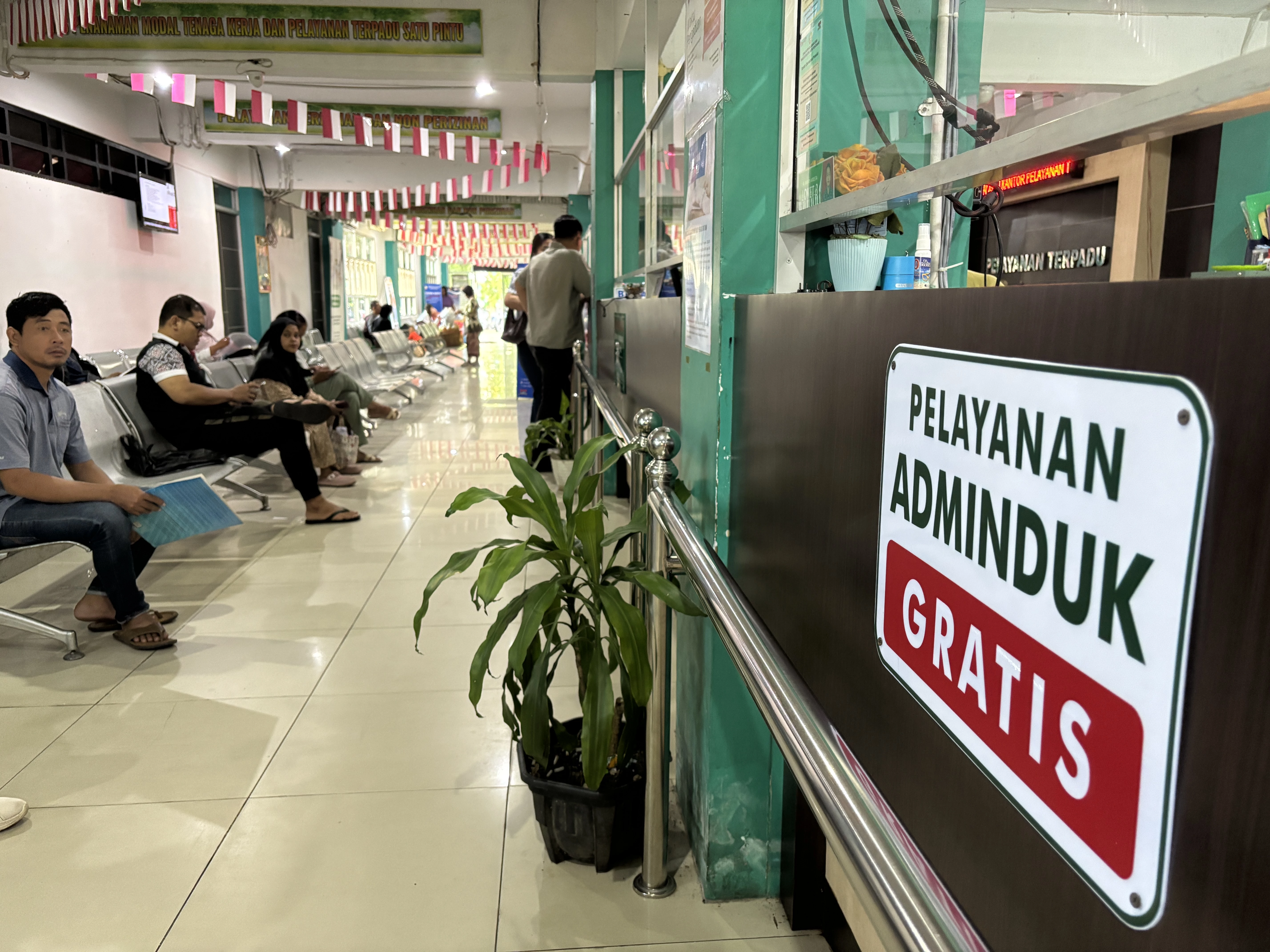 Disdukcapil Imbau Warga Tak Gunakan Calo Urus Dokumen Kependudukan