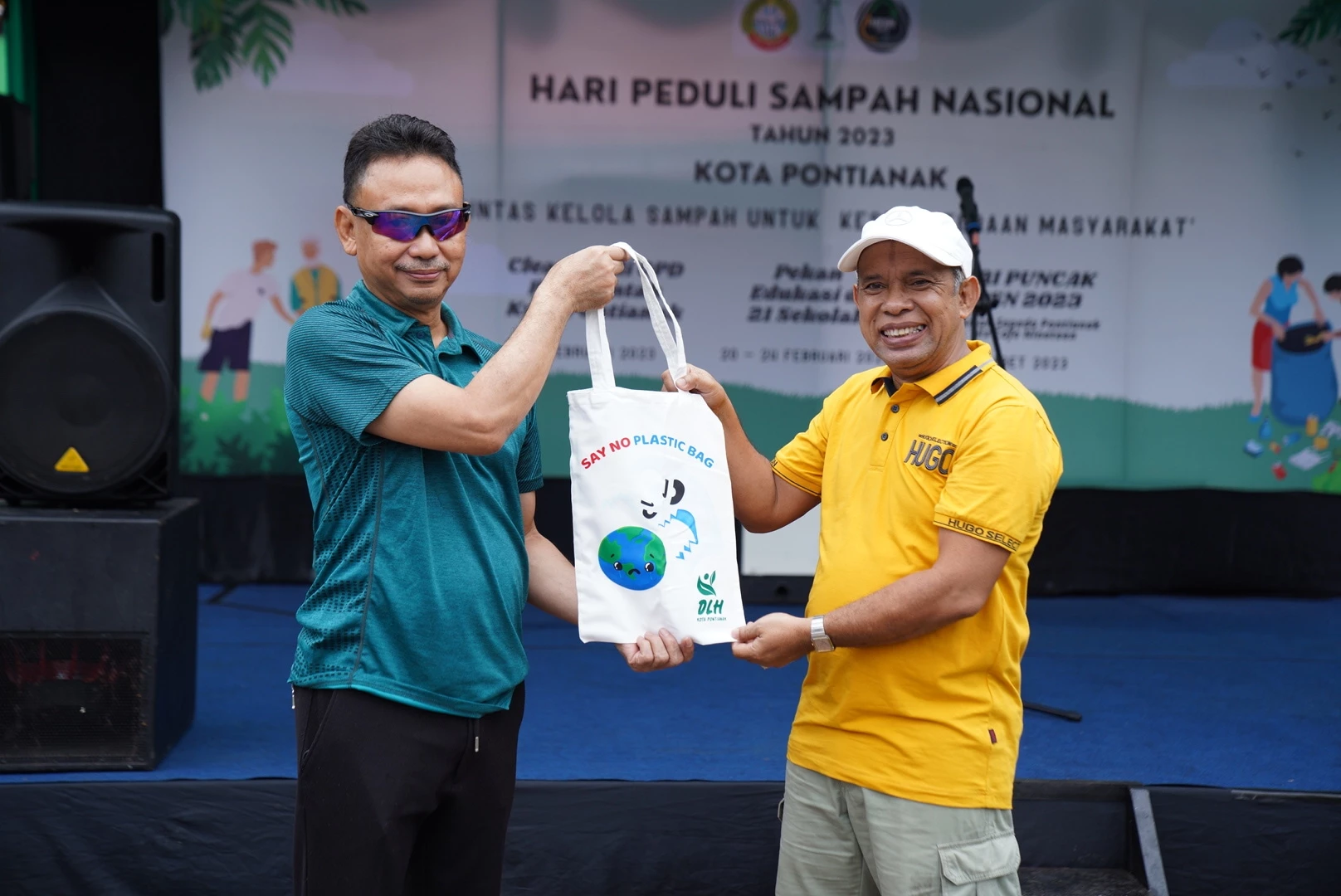 Kurangi Sampah Plastik, Edi Kampanyekan Bawa Tas Belanja Sendiri