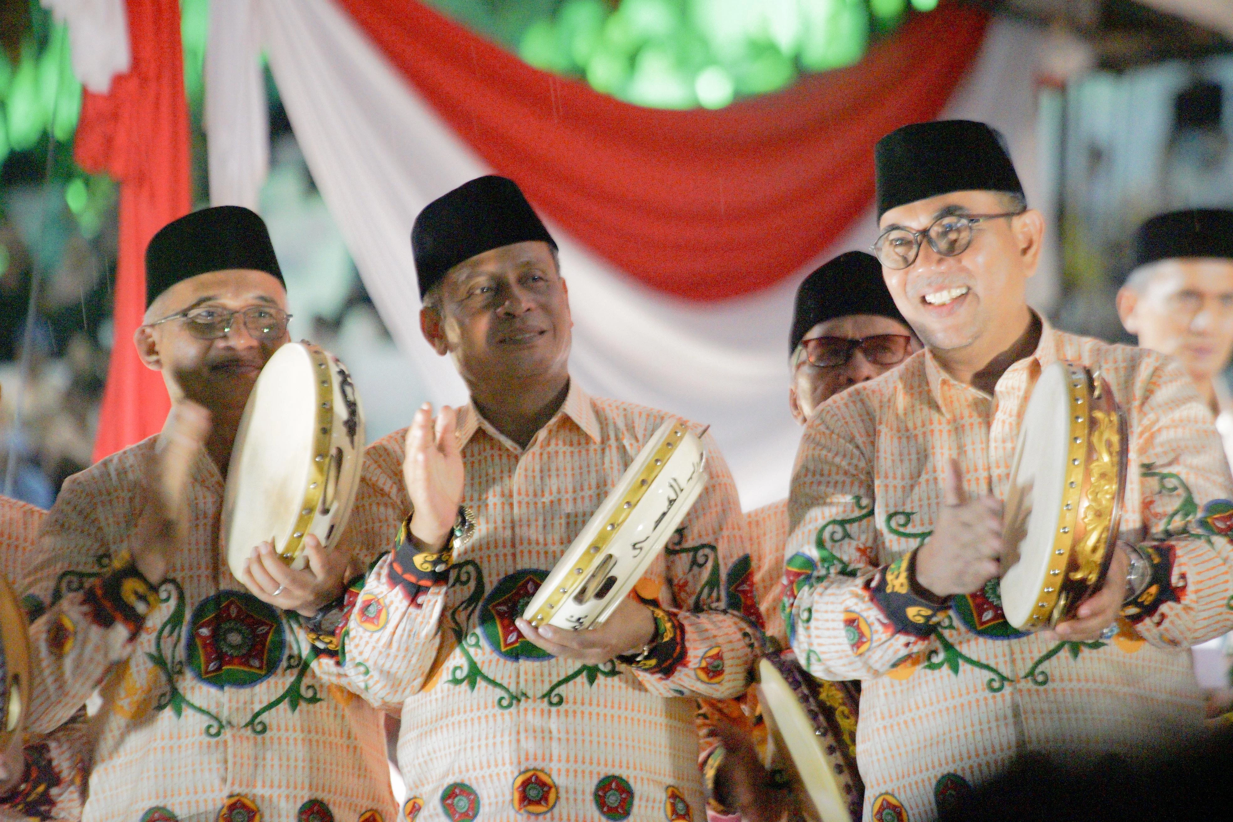 Hadiri Pembukaan MTQ di Landak, Pj Wako Semangati Kafilah Pontianak