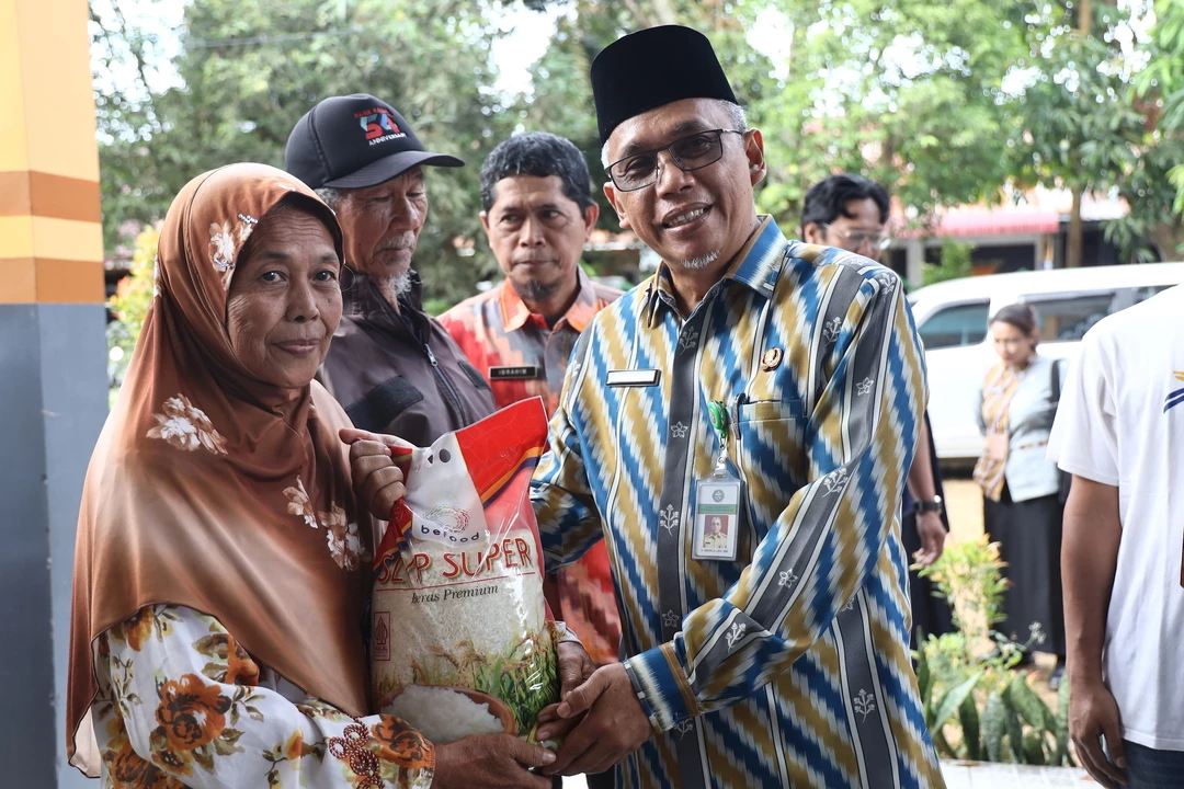 10.752 Paket Sembako Murah Warnai Hari Jadi Pontianak