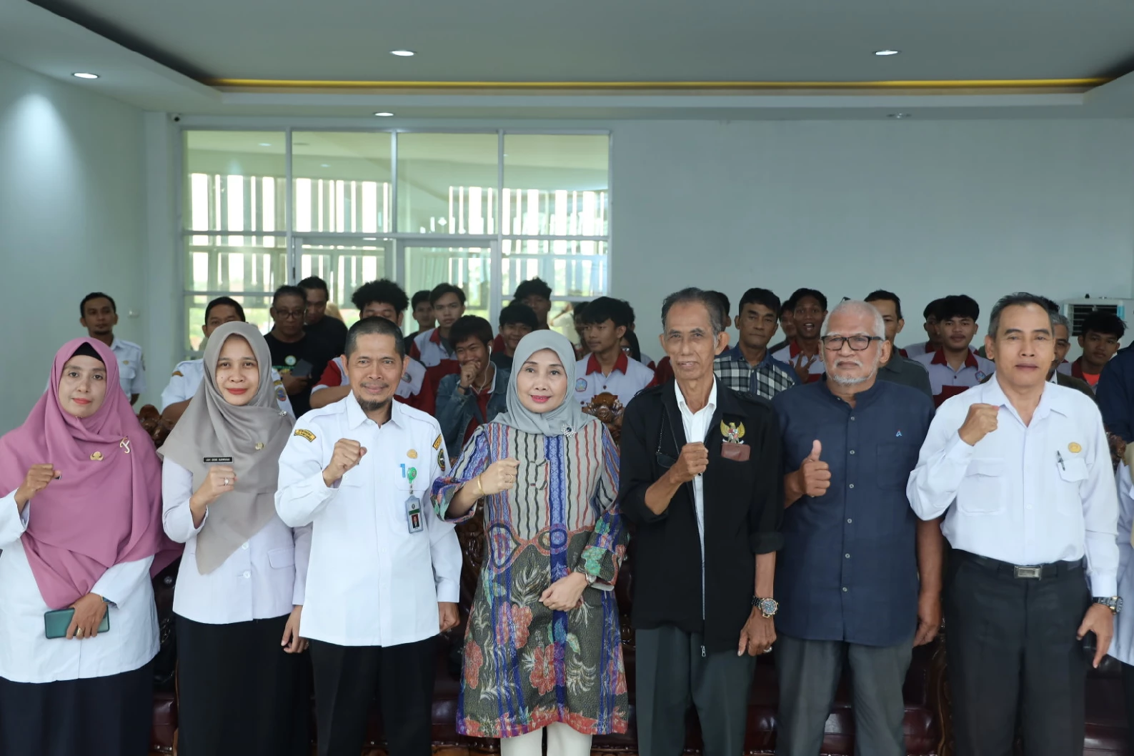 Diskumdag dan Dekranasda Gelar Workshop Pembuatan Miniatur Ikon Pontianak