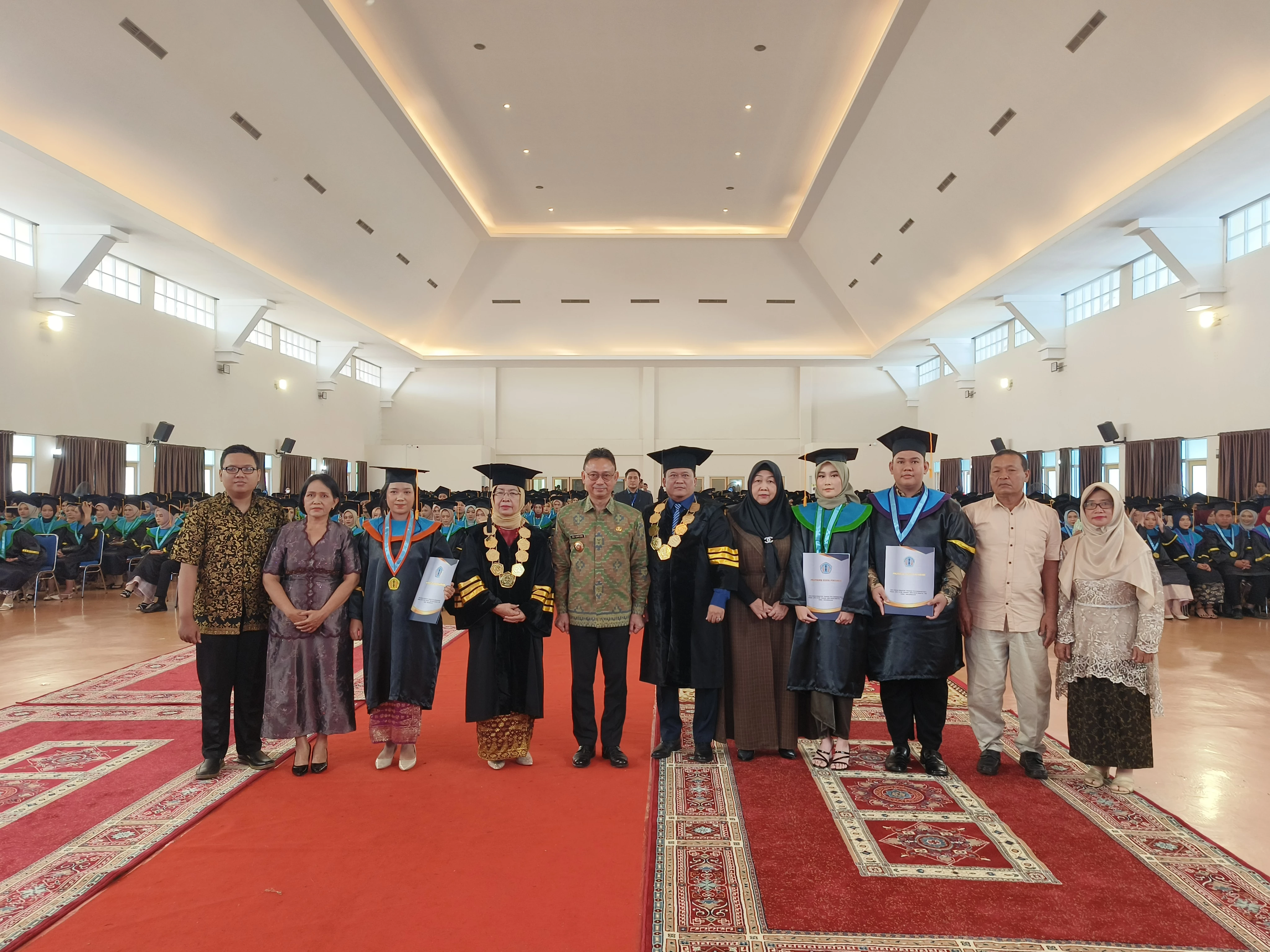 Pesan Wali Kota Edi Kamtono Kepada Wisudawan Polnep Pontianak