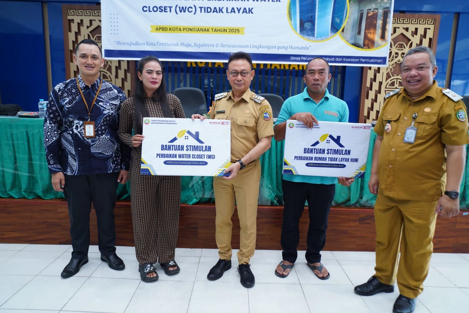 Pemkot Salurkan Bantuan Bedah Rumah dan WC, Warga Merasa Terbantu