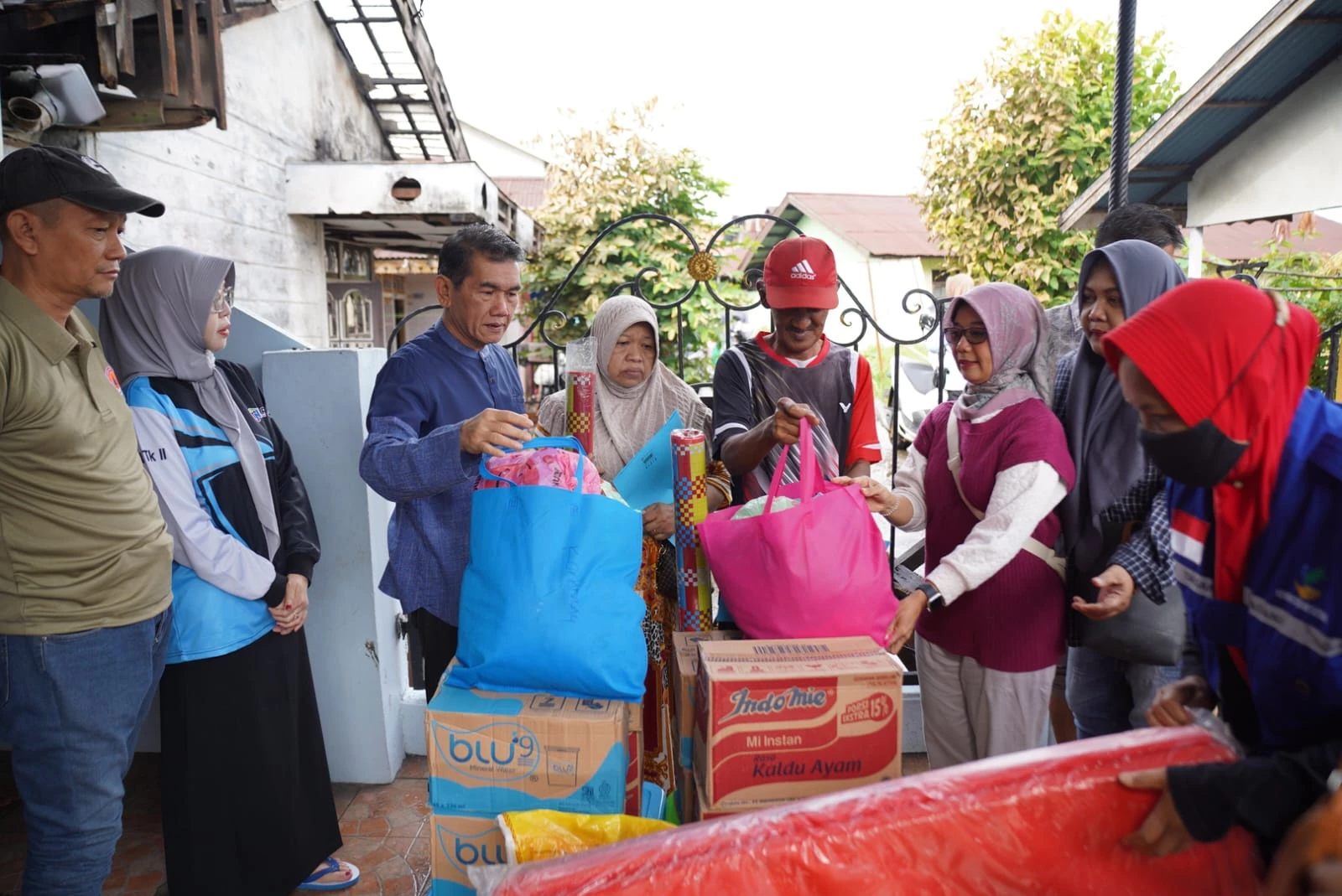 Pj Wako Serahkan Bantuan Korban Kebakaran di Kampung Arab