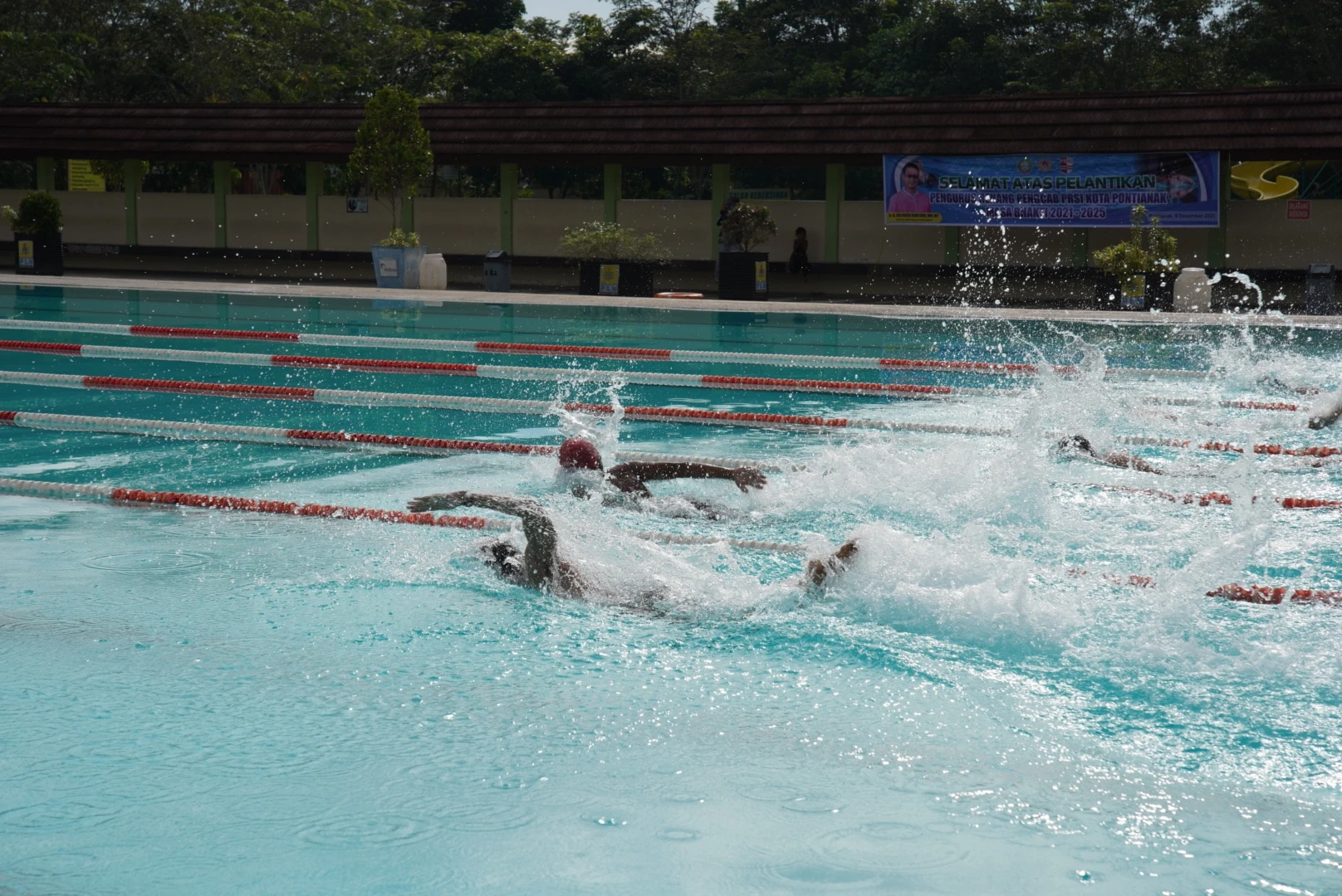 Edi Minta PRSI Kerja Keras Dongkrak Prestasi Atlet Renang