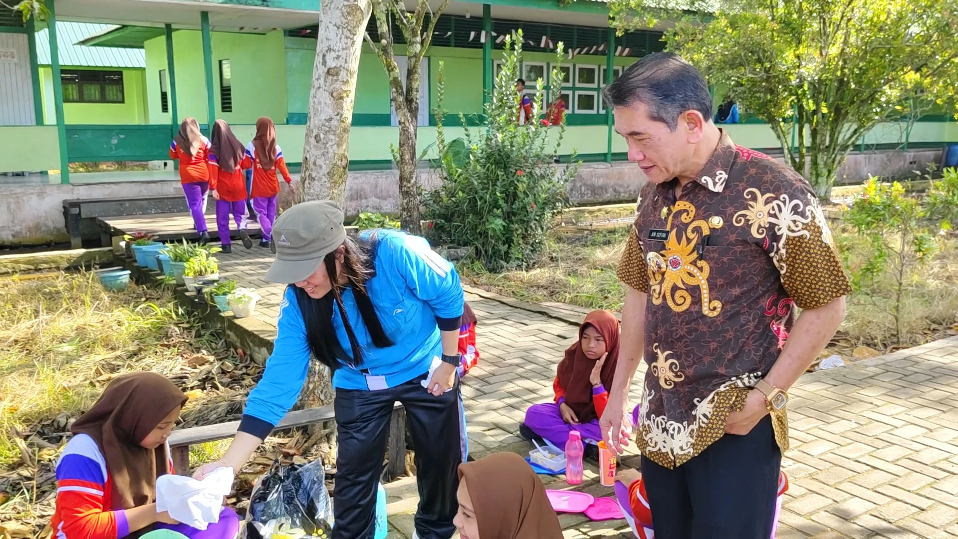 Bagi Tablet Tambah Darah dan Sarapan Bersama Aksi SMPN 15 Cegah Stunting